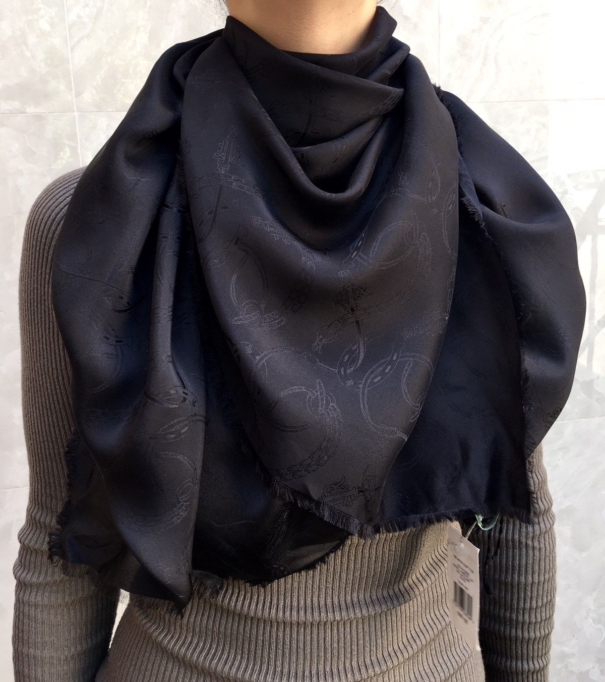 Lauren Ralph Lauren NWT 100% Silk Jacquard Black Scarf Shawl