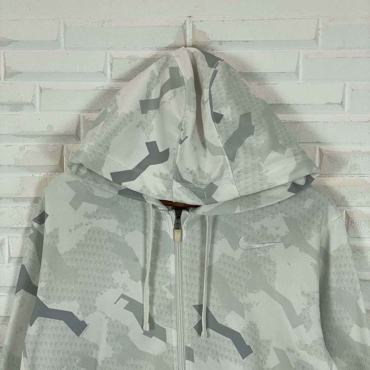 Nike Nike Therma Fit Embroidered Swoosh Hooded Jacket Size US L / EU 52-54 / 3 - 4 Thumbnail