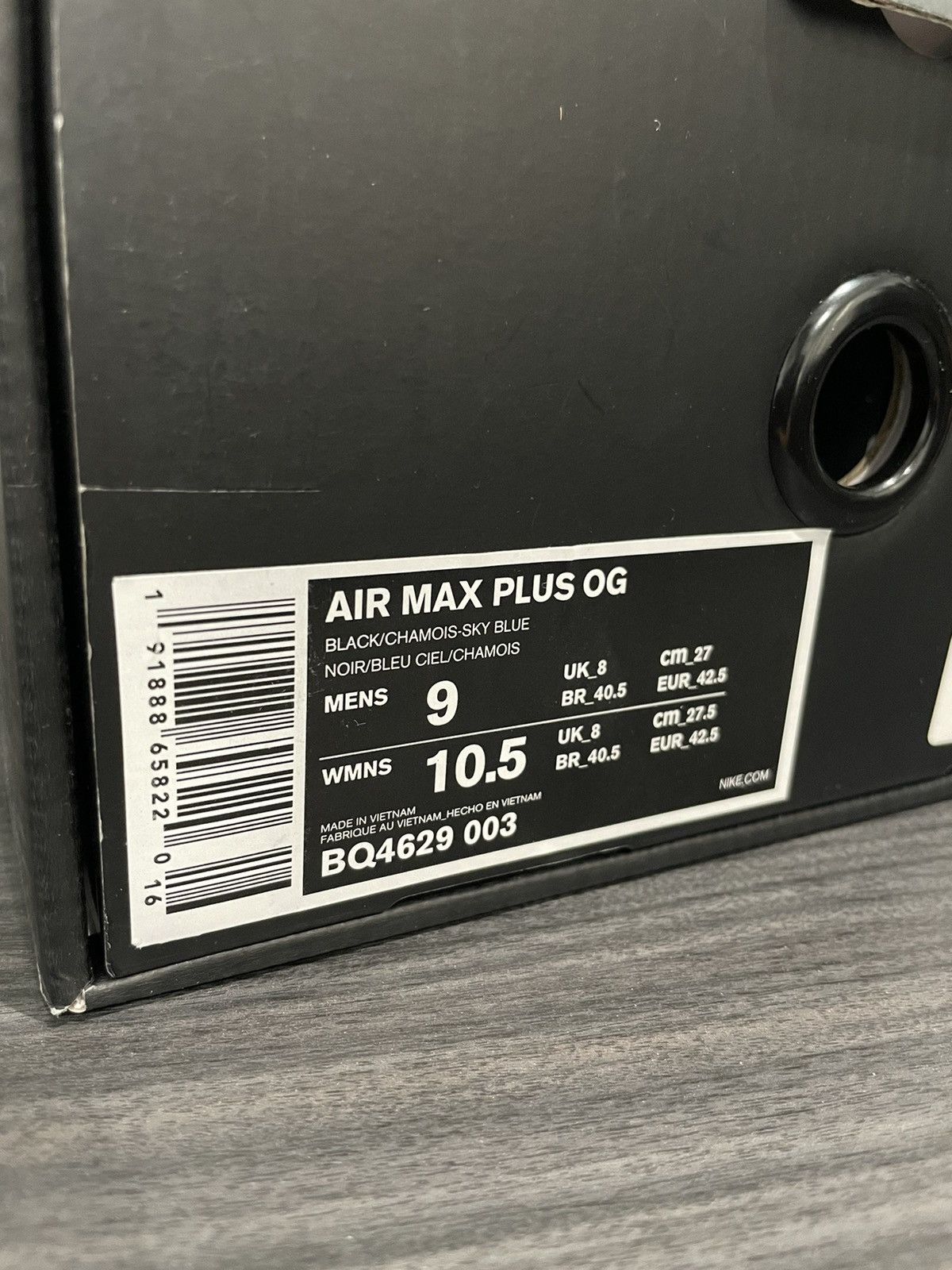 Nike 2018 Nike OG Air Max Plus Hyper Blue Size US 9 / EU 42 - 14 Thumbnail