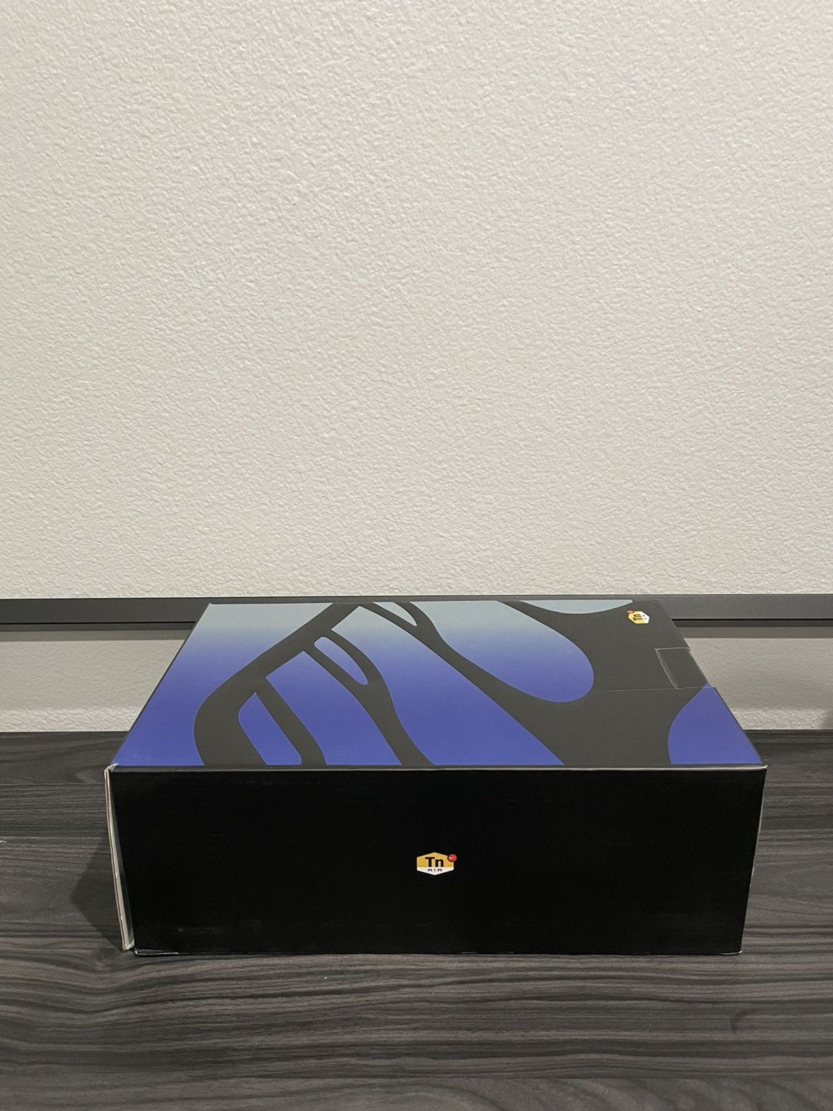 Nike 2018 Nike OG Air Max Plus Hyper Blue Size US 9 / EU 42 - 15 Thumbnail