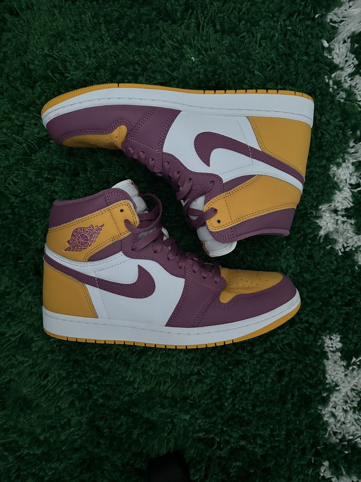 Nike Air‎ Jordan 1 Retro High OG Brotherhood-w/extra laces-Size 10.5-New in Box Air Jordan 1 High OG  main image 3