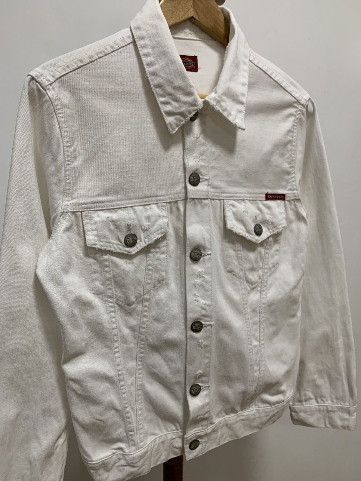 Vintage Vintage Dickies Distressed White Denim Jacket Size US S / EU 44-46 / 1 - 4 Thumbnail