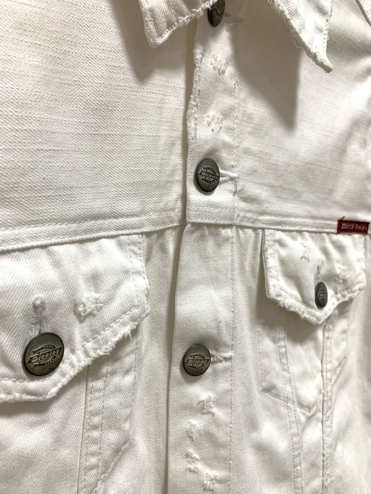 Vintage Vintage Dickies Distressed White Denim Jacket Size US S / EU 44-46 / 1 - 6 Thumbnail