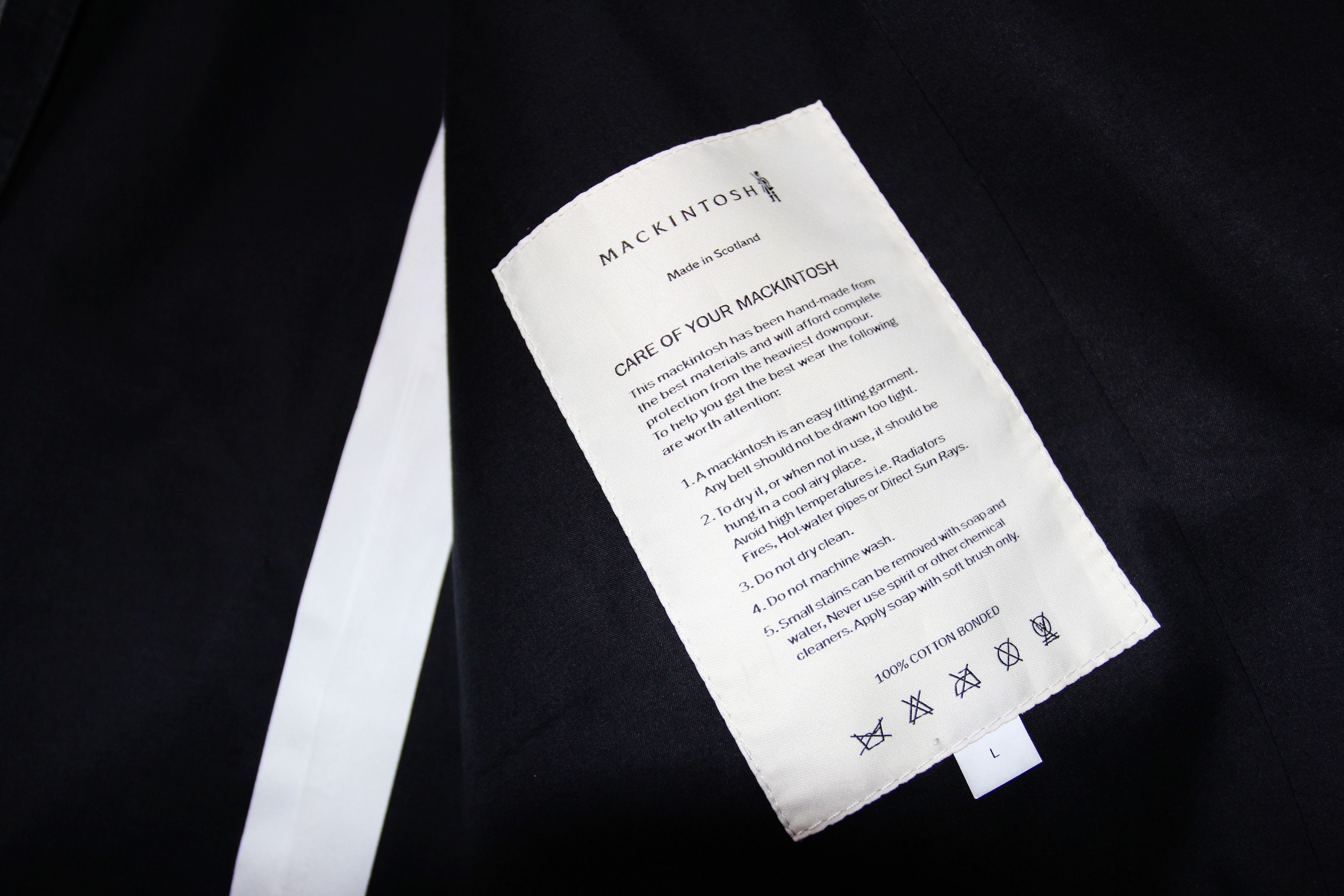 1017 ALYX 9SM × Mackintosh 1017 ALYX 9SM x MACKINTOSH BONDED COTTON LASER CUT COAT L Size US L / EU 52-54 / 3 - 16 Thumbnail