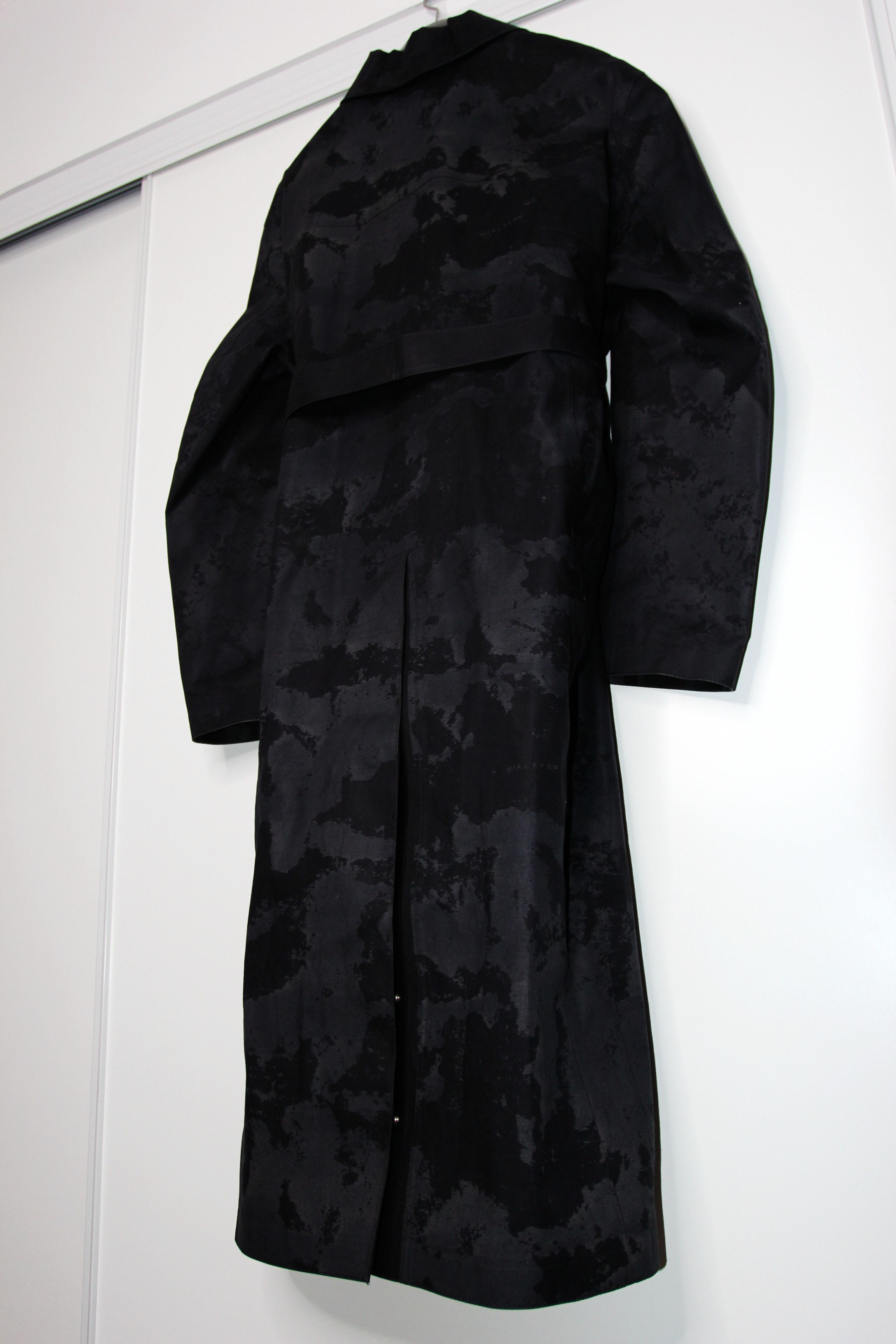 1017 ALYX 9SM × Mackintosh 1017 ALYX 9SM x MACKINTOSH BONDED COTTON LASER CUT COAT L Size US L / EU 52-54 / 3 - 7 Thumbnail