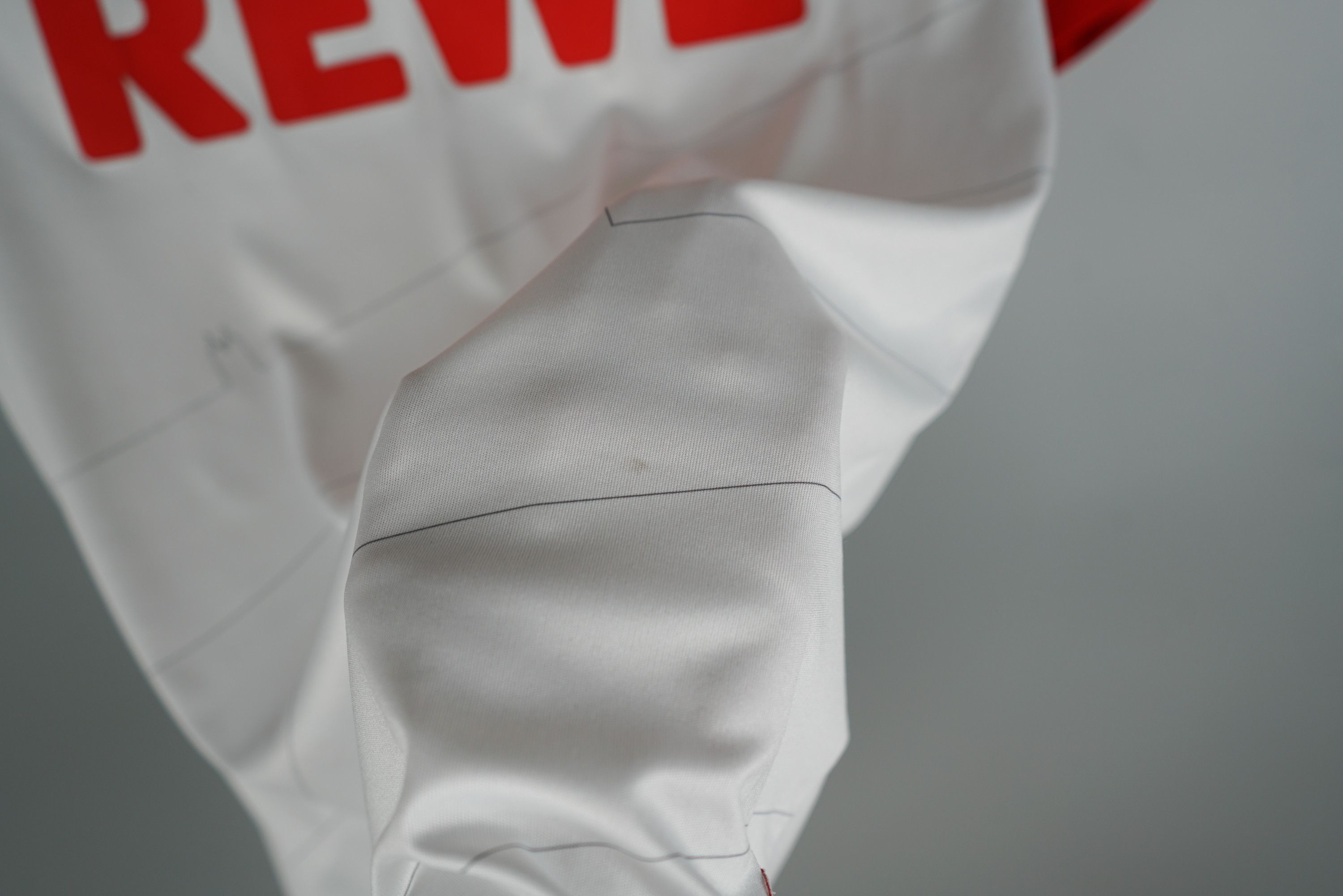 Vintage 2016 FC Koln Football Jersey REWE ERIMA Size US S / EU 44-46 / 1 - 5 Thumbnail
