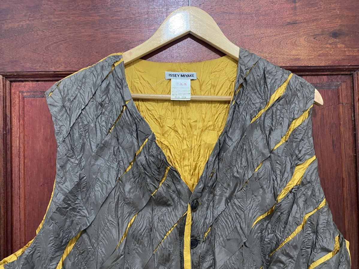 Issey Miyake Issey Miyake Wrinkle Silk Design Vest (Waist Coat) Size US M / EU 48-50 / 2 - 4 Thumbnail