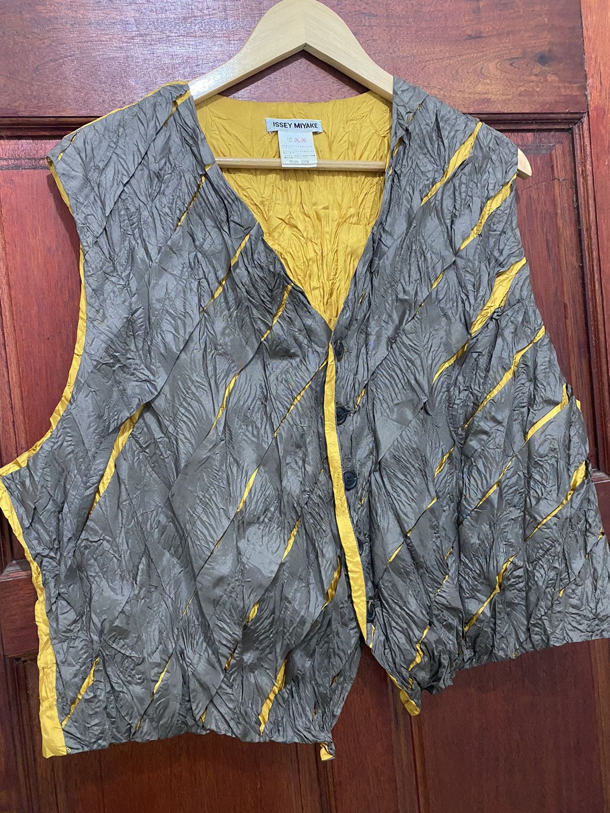 Issey Miyake Issey Miyake Wrinkle Silk Design Vest (Waist Coat) Size US M / EU 48-50 / 2 - 5 Thumbnail