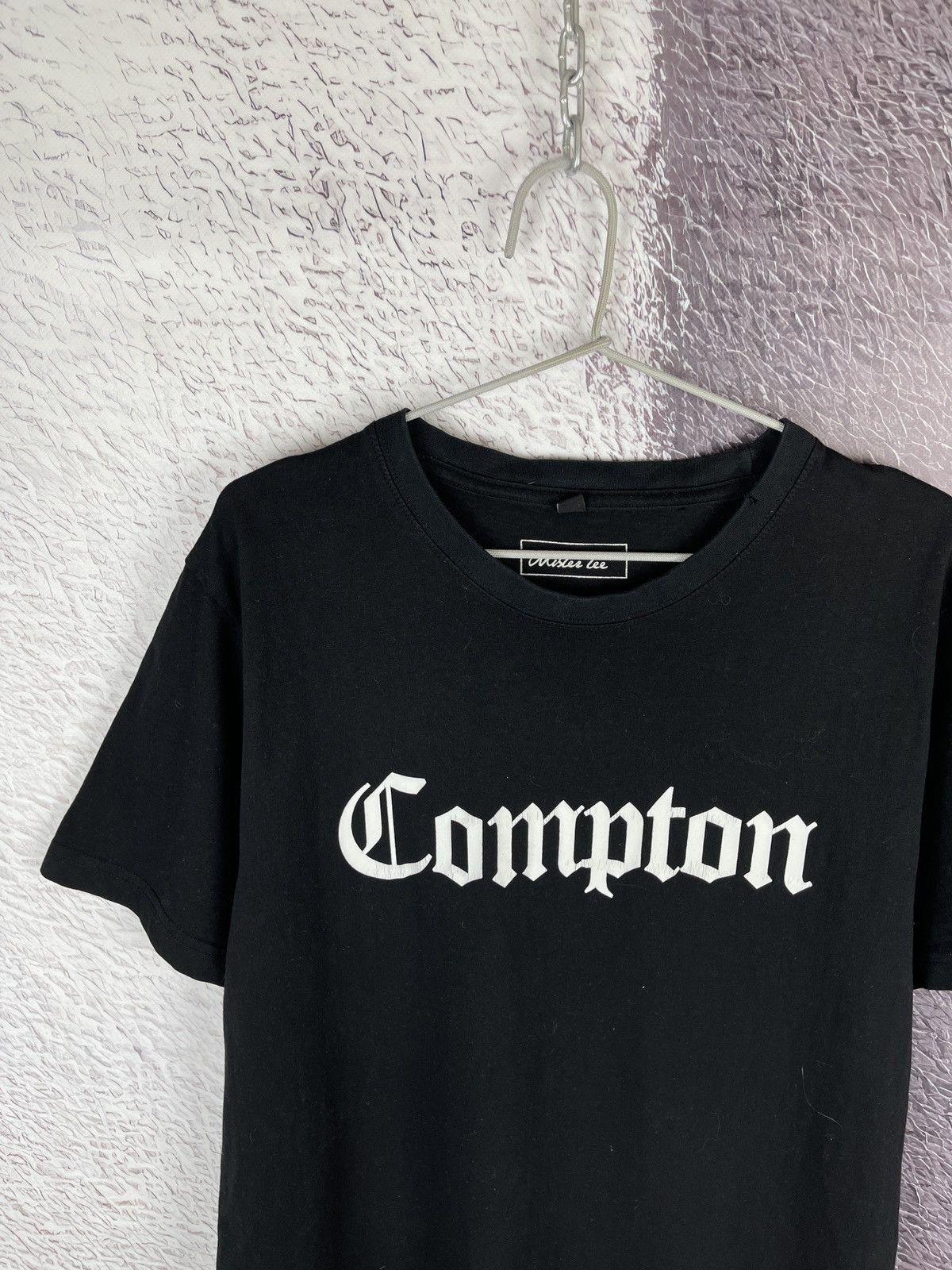 Band Tees Mister Tee Compton vintage big logo tee shirt Size US XL / EU 56 / 4 - 3 Thumbnail