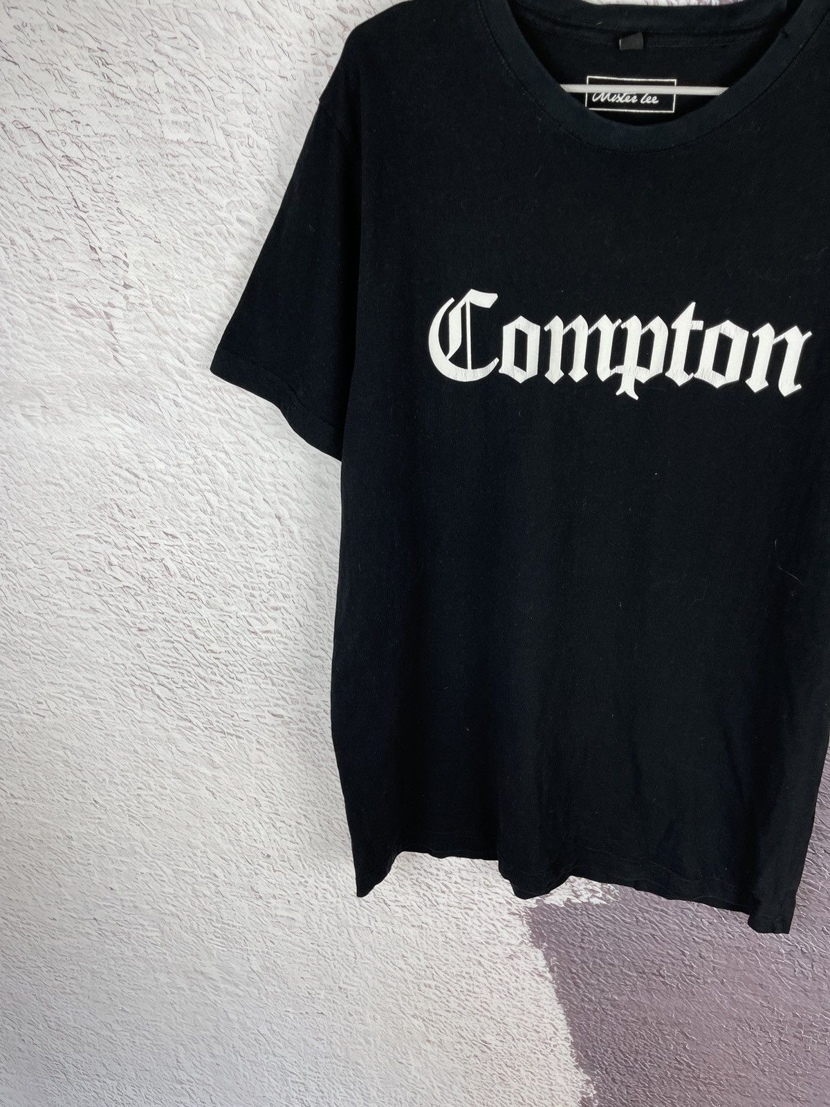 Band Tees Mister Tee Compton vintage big logo tee shirt Size US XL / EU 56 / 4 - 2 Thumbnail