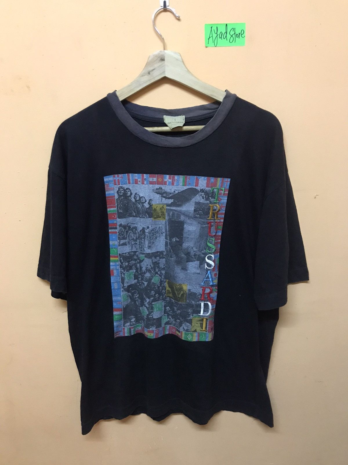 Trussardi ‼️MADE IN ITALY TRUSSADI PEACE NO WAR TSHIRT‼️ Size US L / EU 52-54 / 3 - 1 Thumbnail