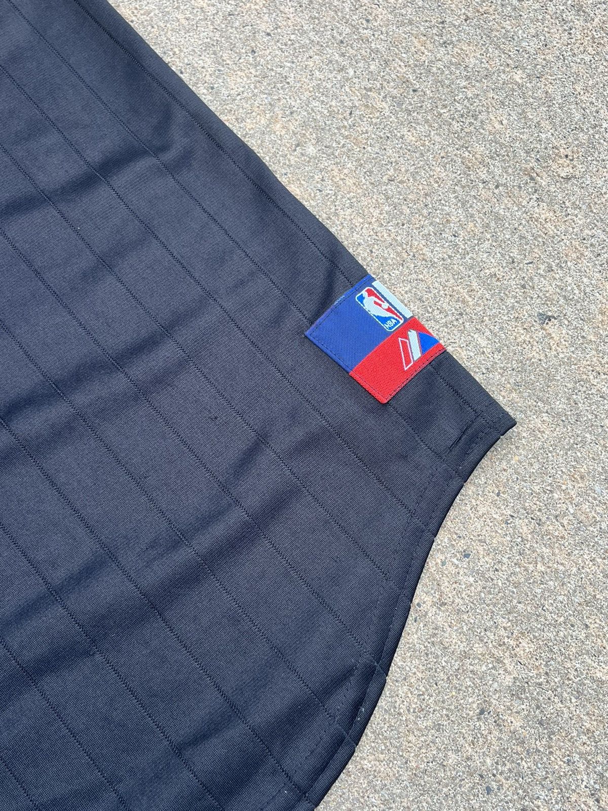 Majestic × NBA × Vintage VINTAGE 90’S NBA MAJESTIC BASKETBALL JERSEY Size US L / EU 52-54 / 3 - 13 Thumbnail
