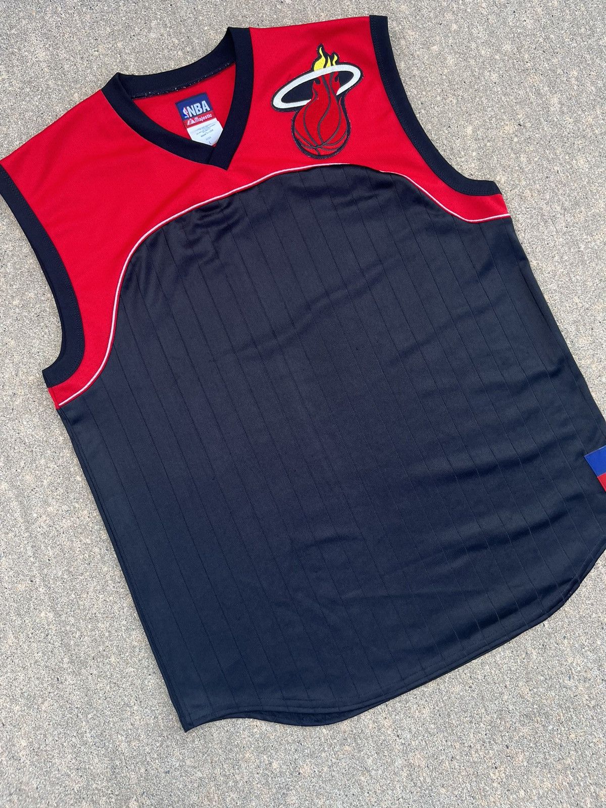 Majestic × NBA × Vintage VINTAGE 90’S NBA MAJESTIC BASKETBALL JERSEY Size US L / EU 52-54 / 3 - 5 Thumbnail