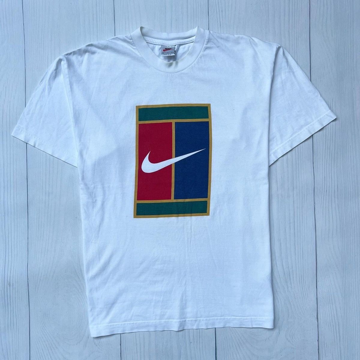 womens vintage nike t shirt