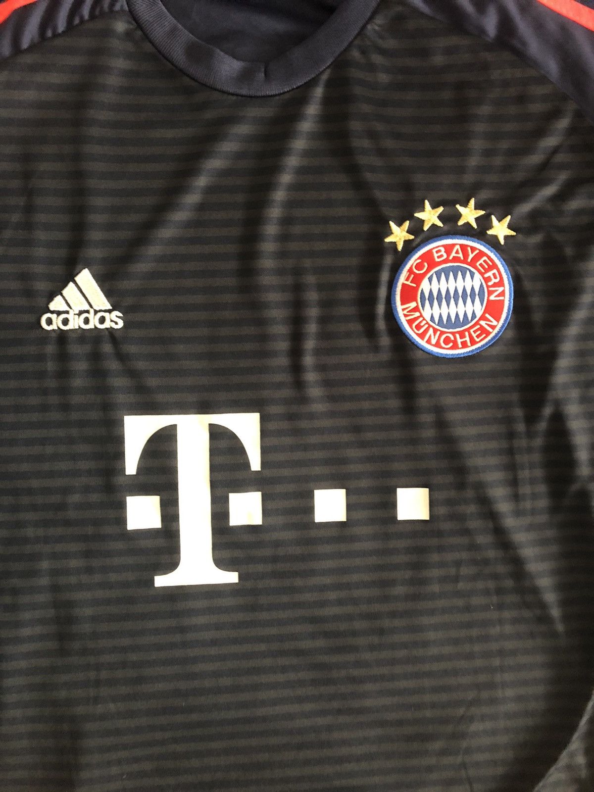 Other DOUGLAS COSTA BAYERN MUNICH FOOTBALL REPLICA SOCCER JERSEY Size US L / EU 52-54 / 3 - 4 Thumbnail