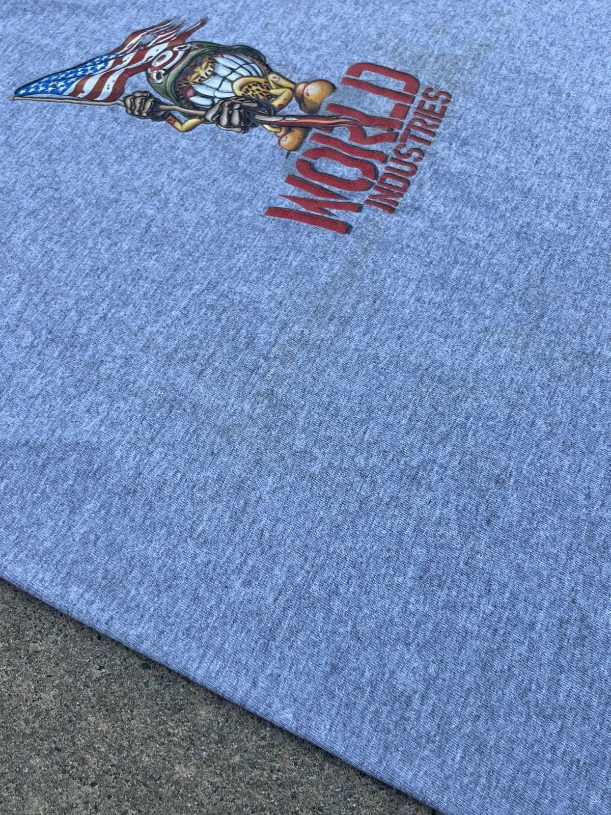 Hook-Ups VINTAGE 90’S WORLD INDUSTRIES SKATEBOARDS T-SHIRT Size US M / EU 48-50 / 2 - 6 Thumbnail
