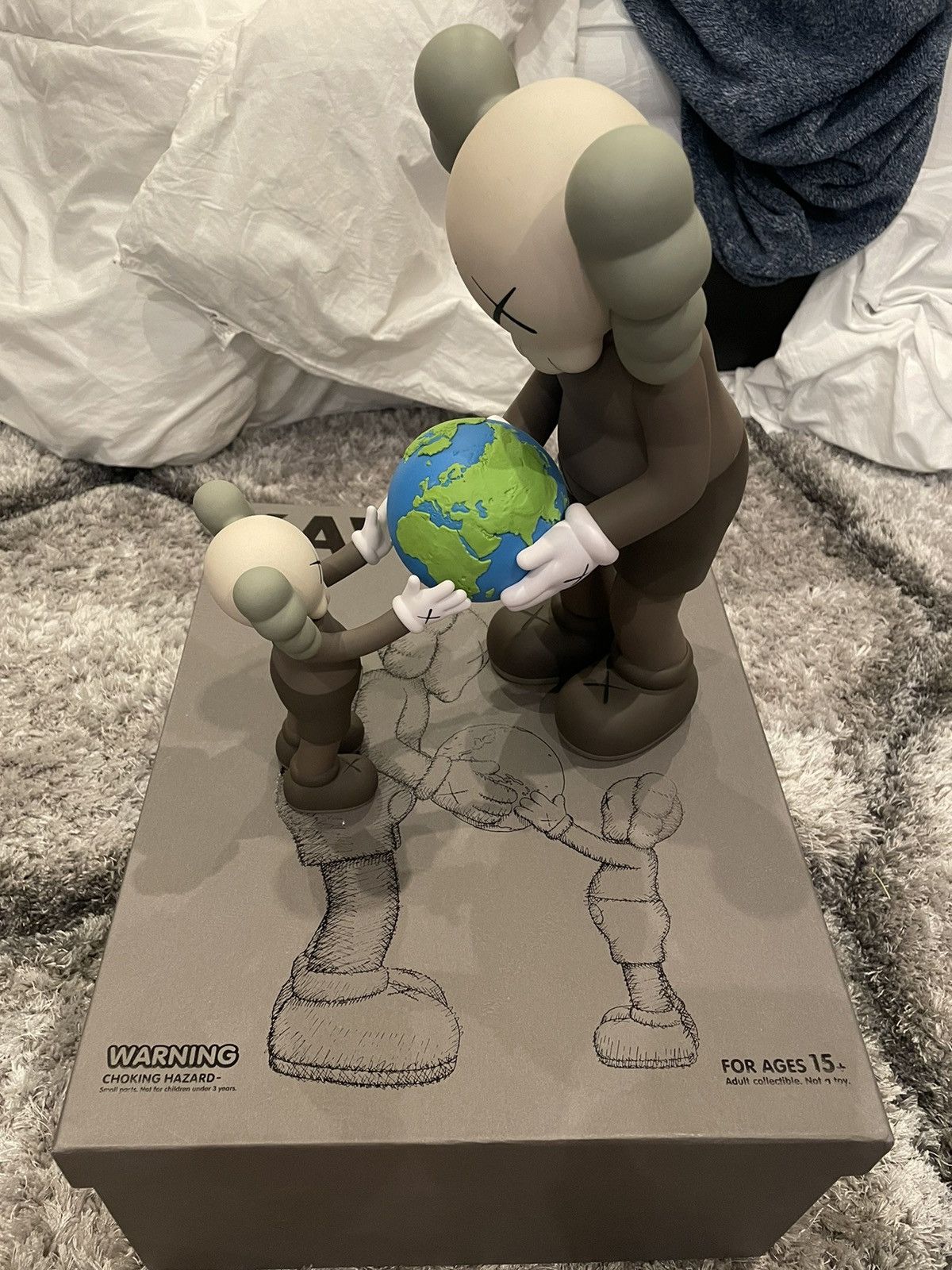 Kaws Kaws promise world sculpture | Grailed