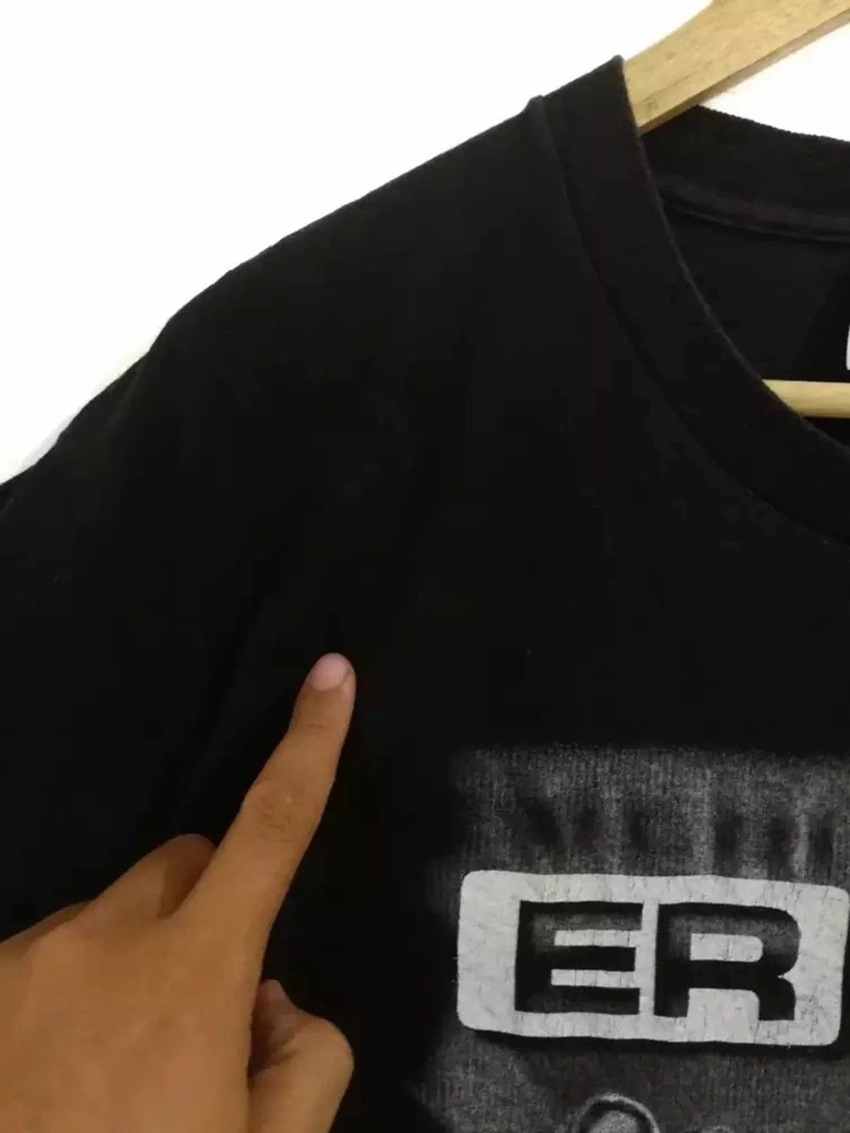 Vintage Vintage 90's drama series E.R vintage movie tshirt Size US L / EU 52-54 / 3 - 9 Thumbnail