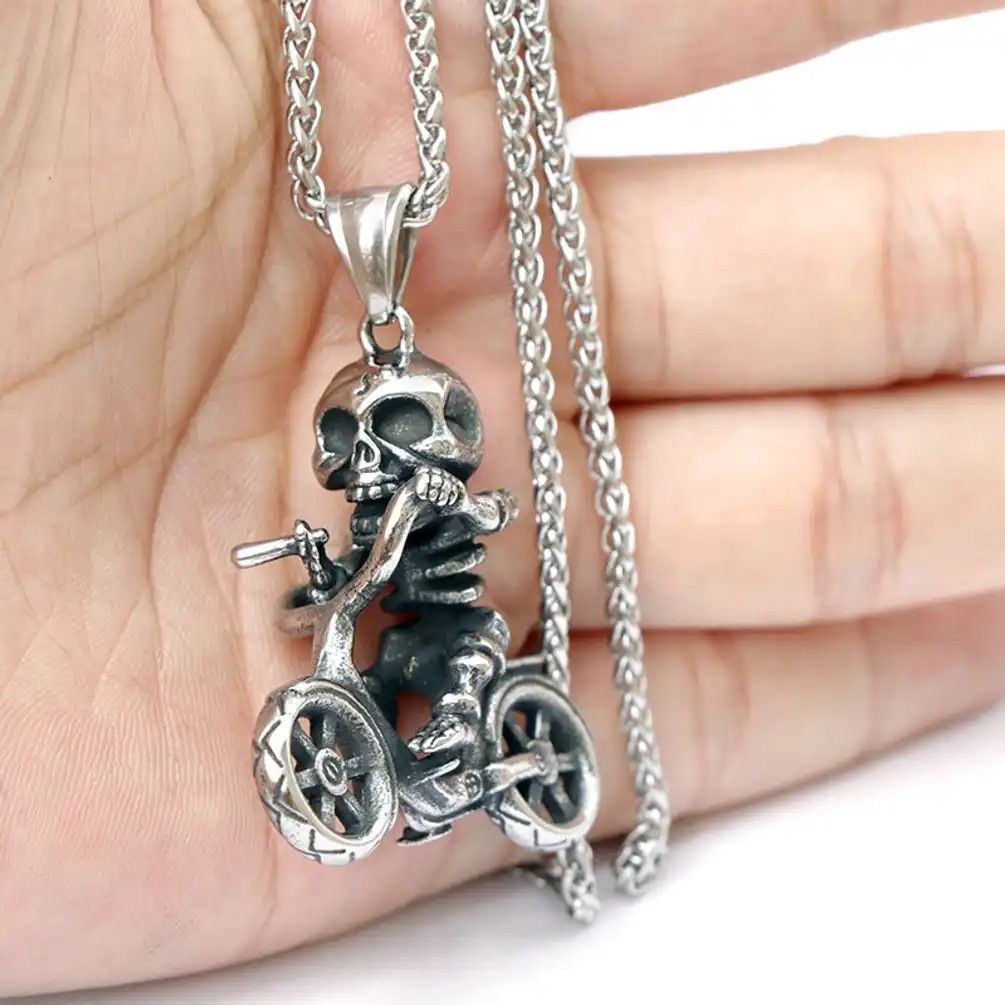 Chain x Jewelry Bicycle Skull Pendant Necklace in Silver, Men's