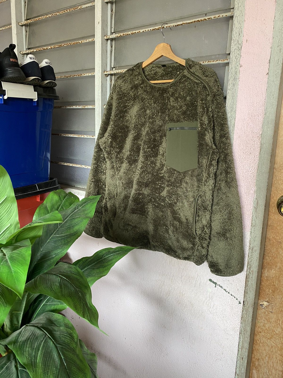 image of Outdoor Life x Uniqlo Steals Aw Uniqlo Fluffy Sweater in Olive Green, Women's (Size Large)