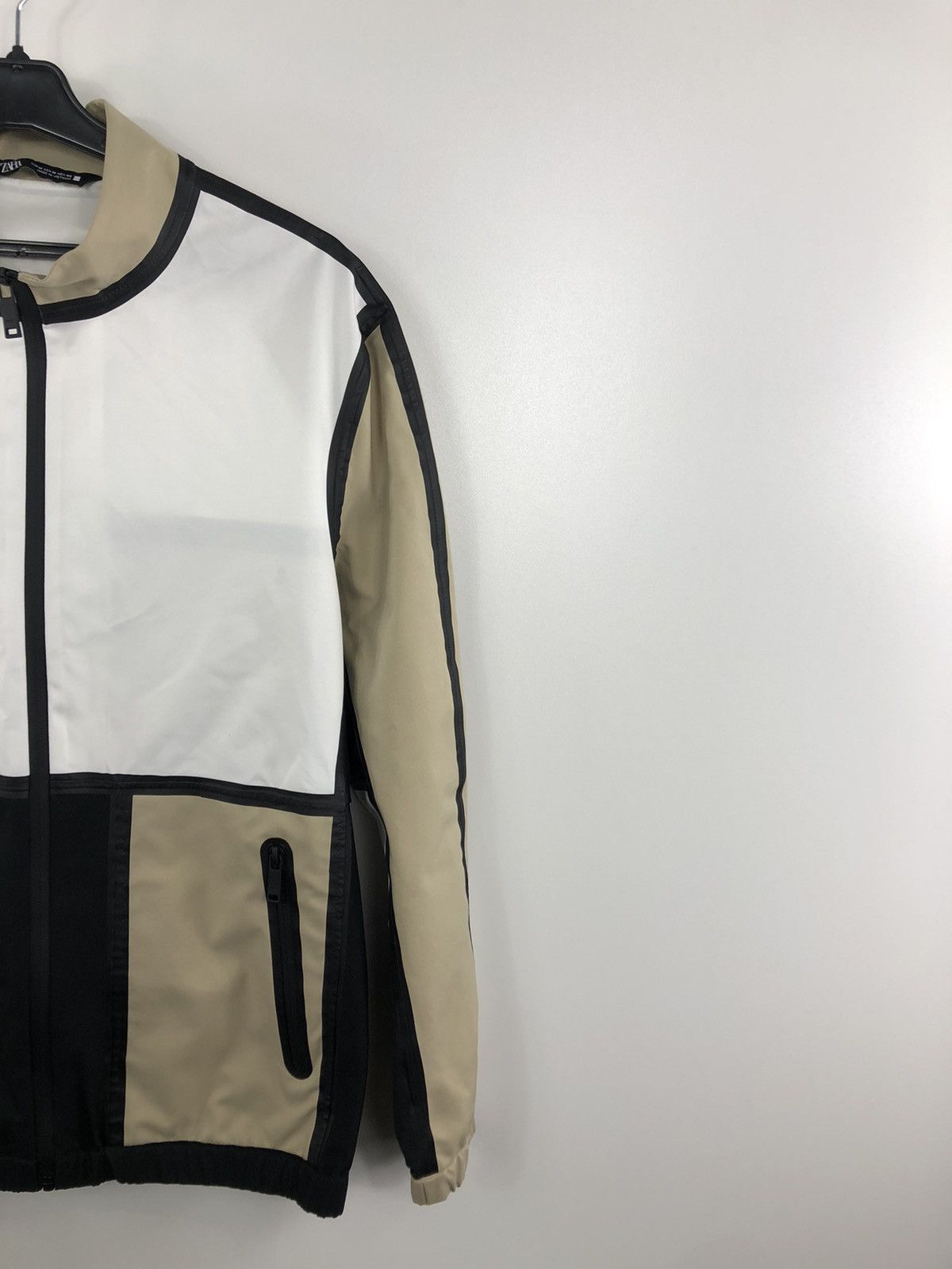 Zara Zara Nylon Tech Jacket White/Beige/Black Size M Size US M / EU 48-50 / 2 - 5 Thumbnail