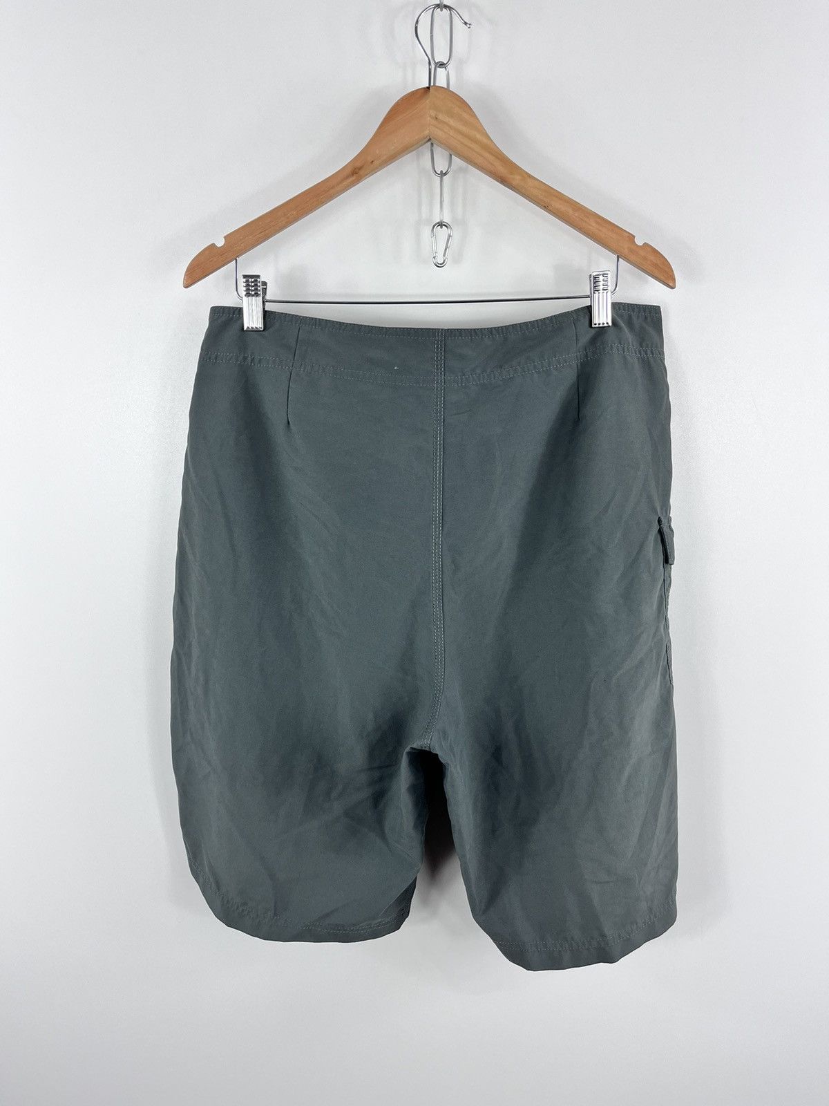 Oakley × Vintage Vintage Oakley Shorts Y2K Small Embroidery Logo Size XL Size US 36 / EU 52 - 2 Thumbnail