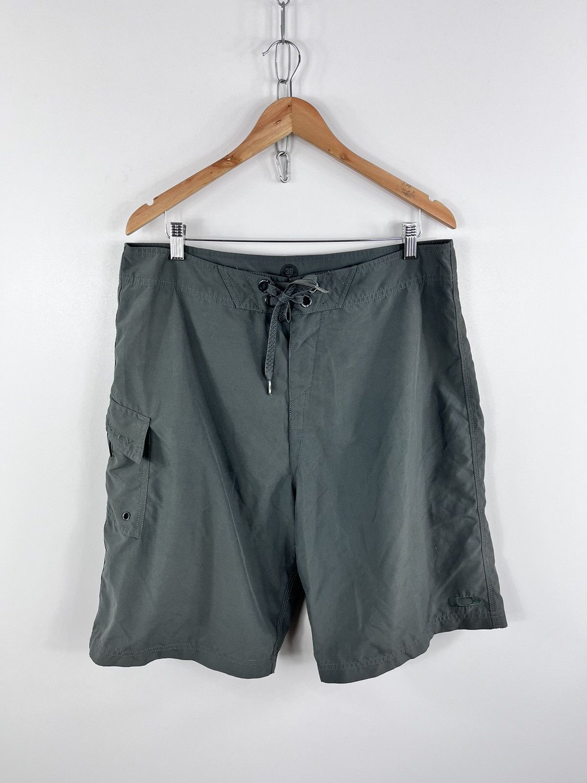 Oakley × Vintage Vintage Oakley Shorts Y2K Small Embroidery Logo Size XL Size US 36 / EU 52 - 1 Thumbnail