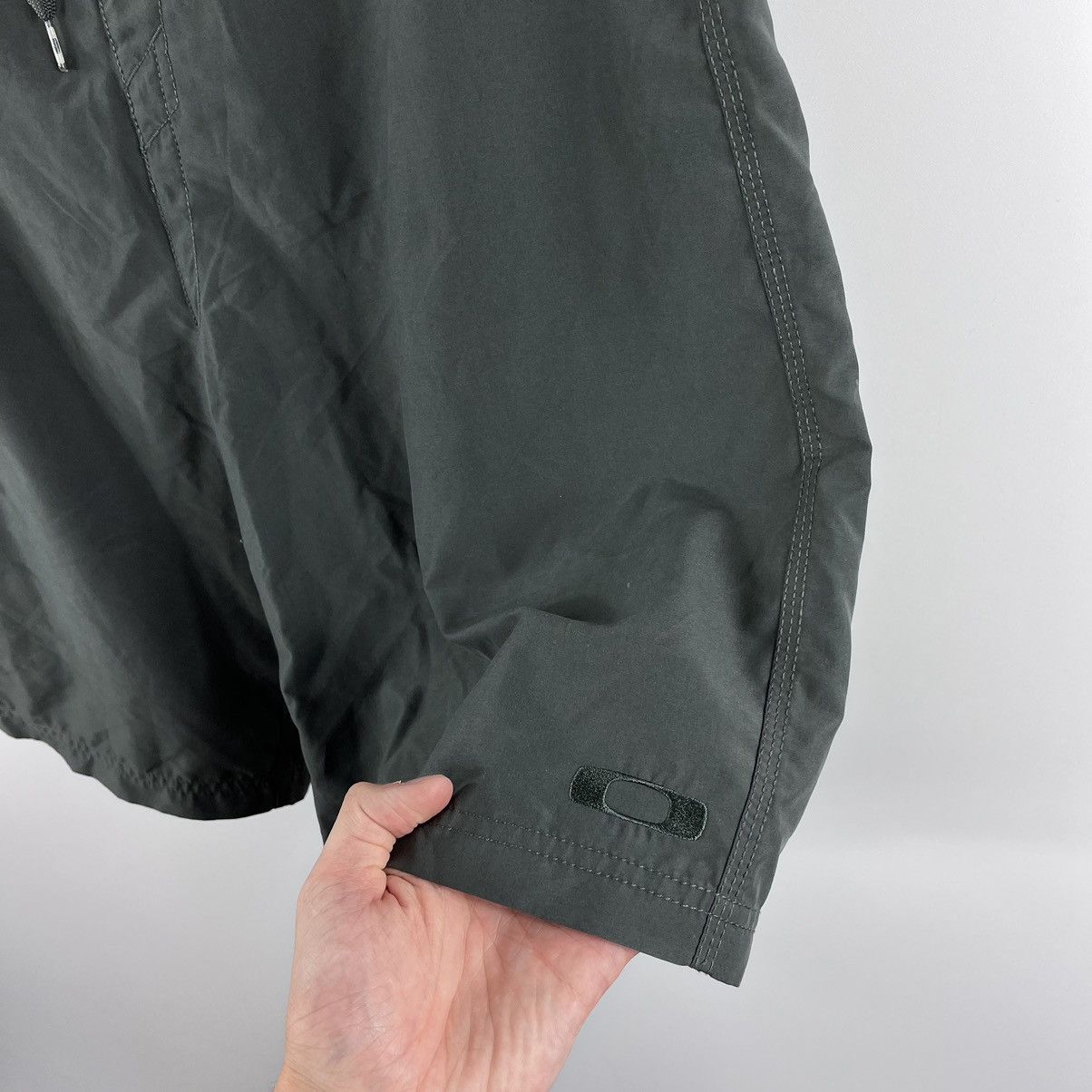 Oakley × Vintage Vintage Oakley Shorts Y2K Small Embroidery Logo Size XL Size US 36 / EU 52 - 4 Thumbnail