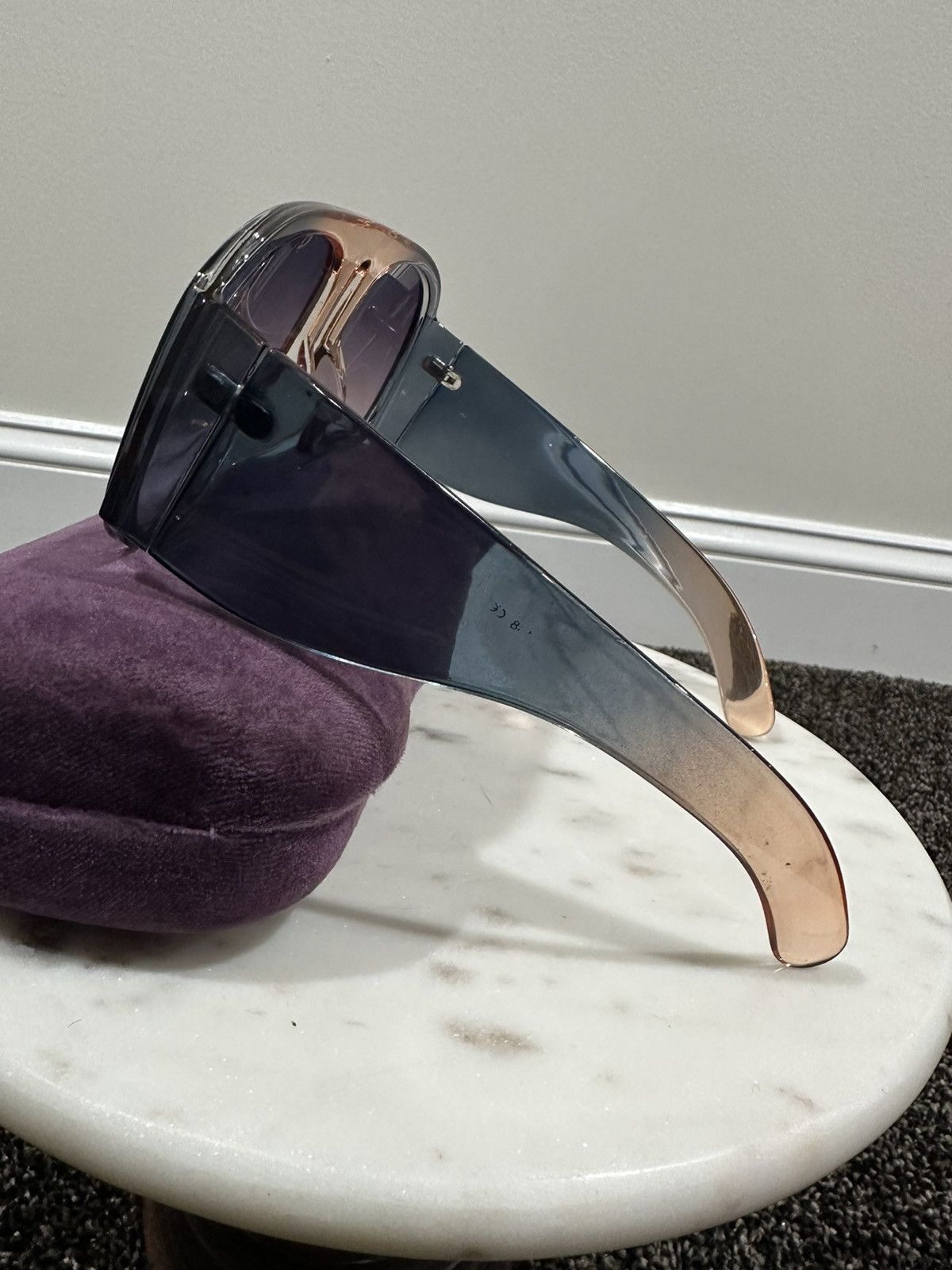 Gucci Gucci Lucite Transparent XL Frame Sunglasses Size ONE SIZE - 3 Thumbnail