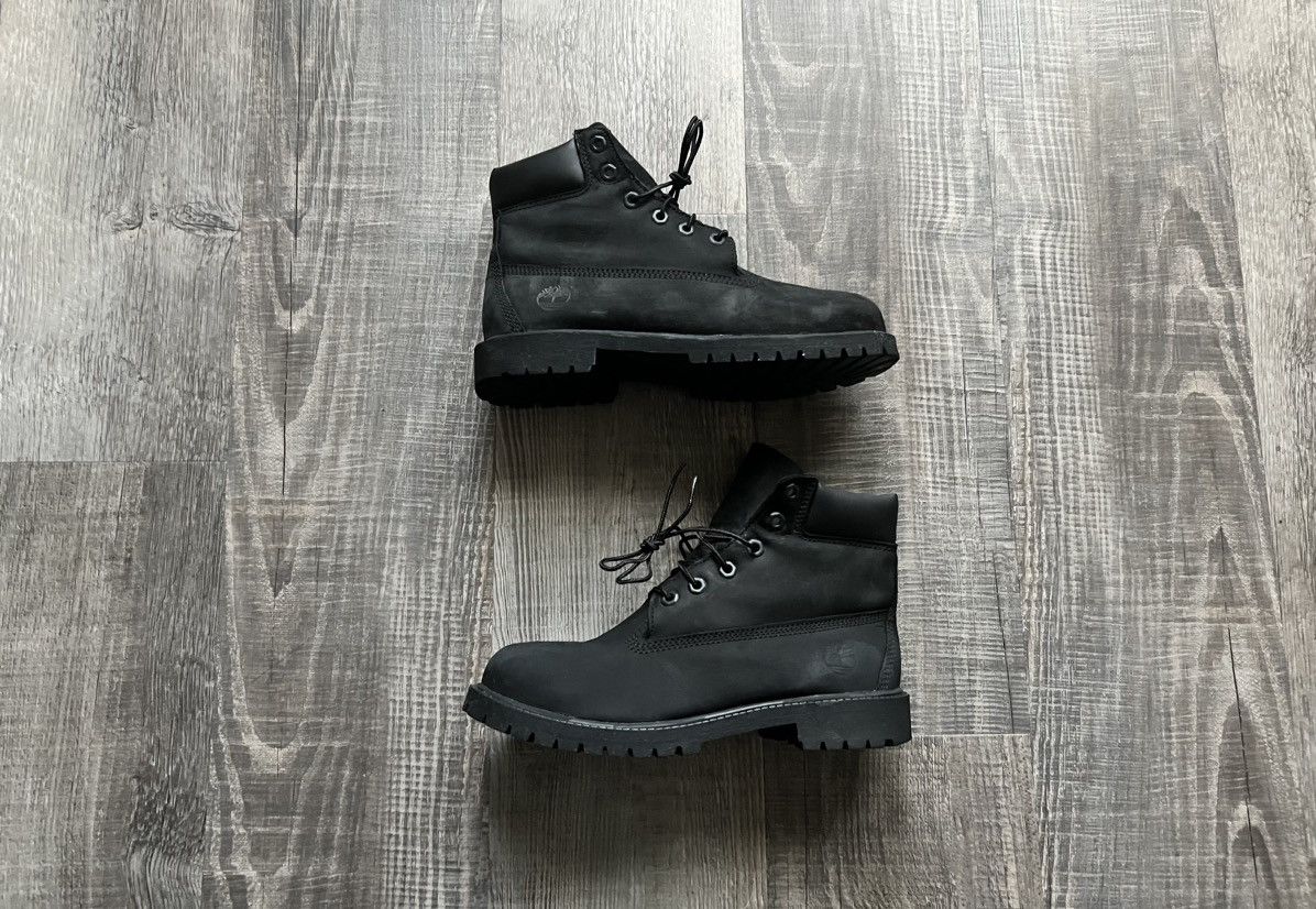 image of Timberlands • Classic 6" "black" (7Y) Shoes, Men's