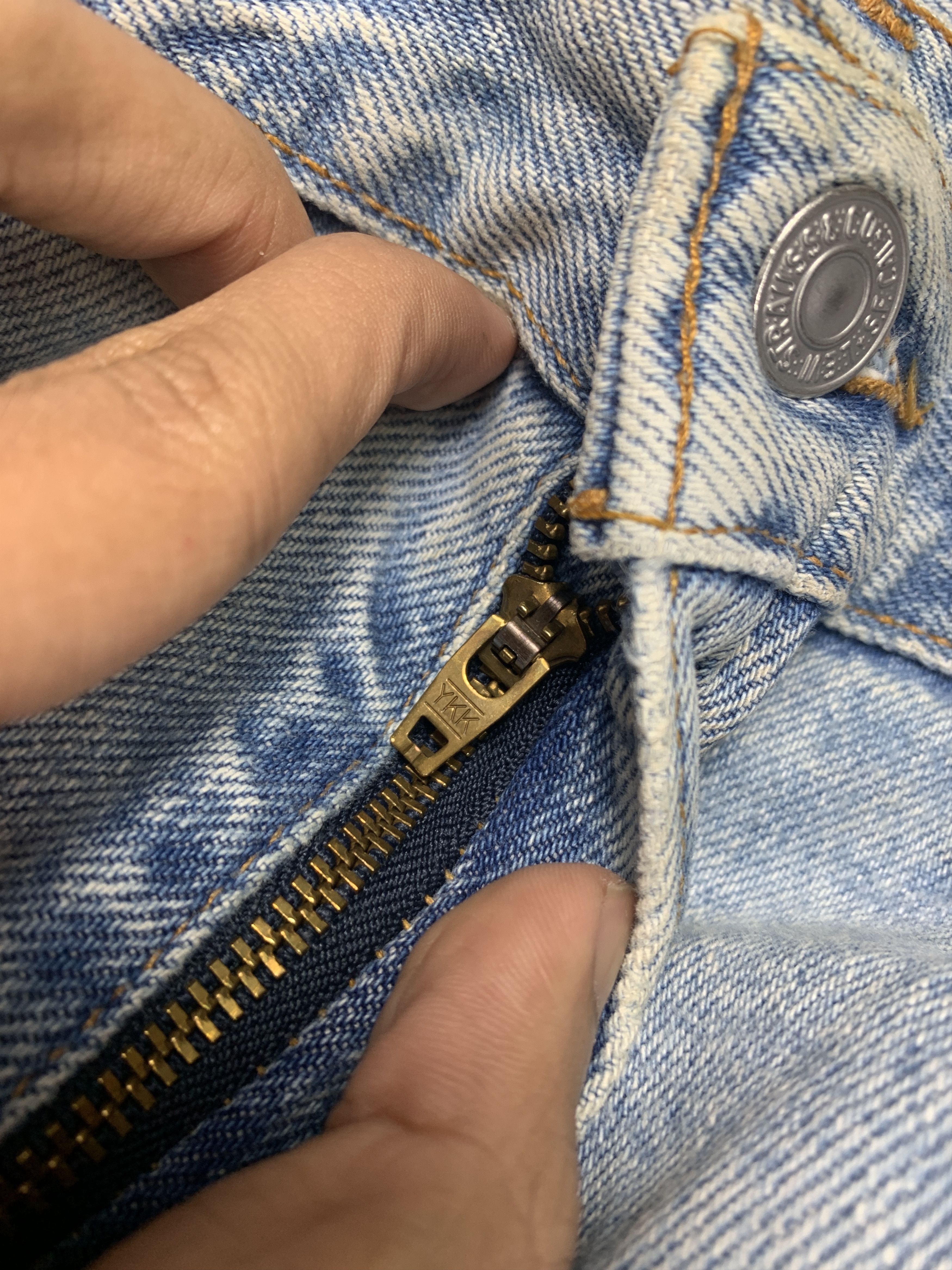 Levi's Vintage 90s LEVI'S 560 Tapered Faded Light Wash Jeans Size US 34 / EU 50 - 15 Thumbnail