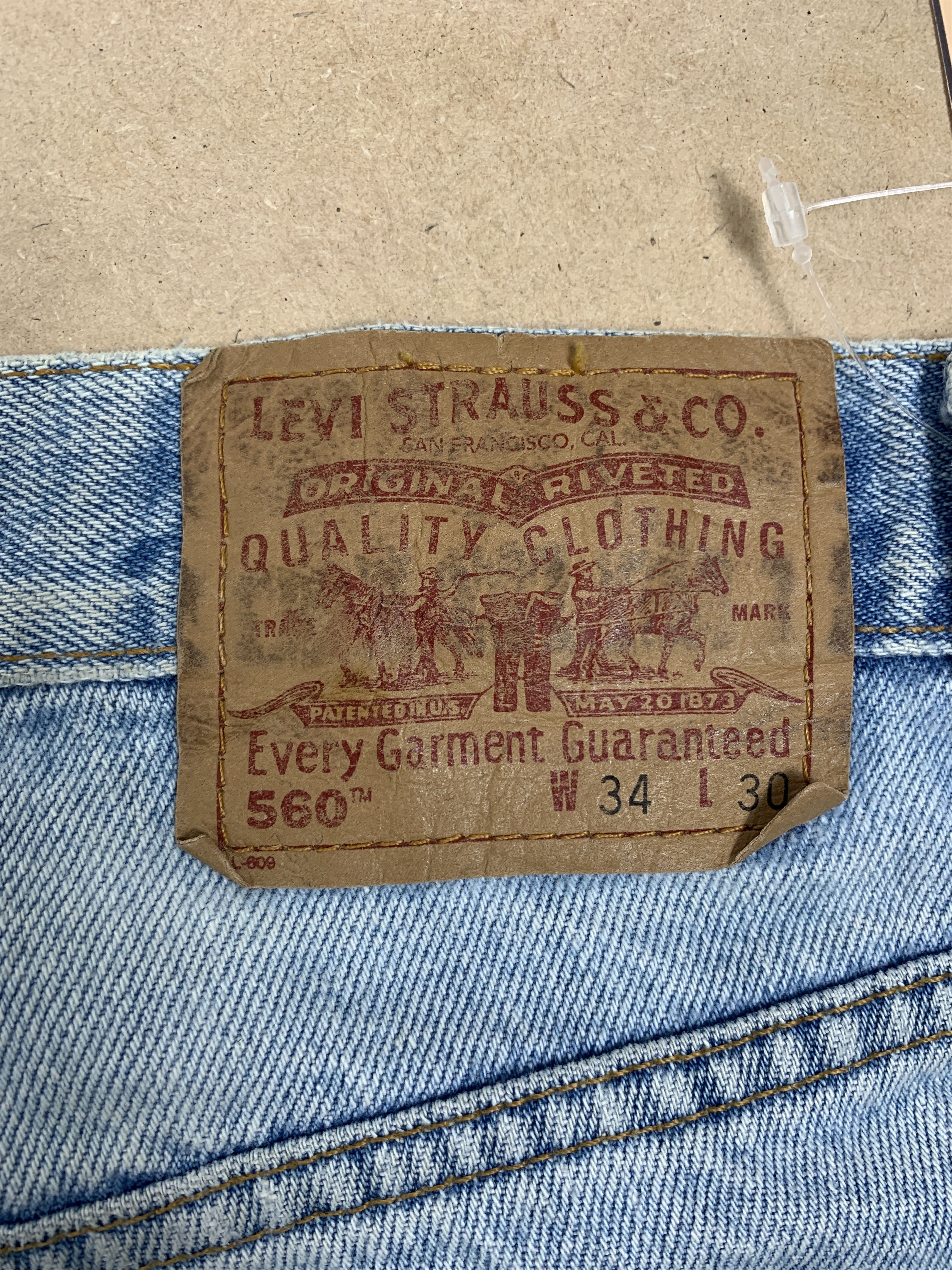Levi's Vintage 90s LEVI'S 560 Tapered Faded Light Wash Jeans Size US 34 / EU 50 - 8 Thumbnail