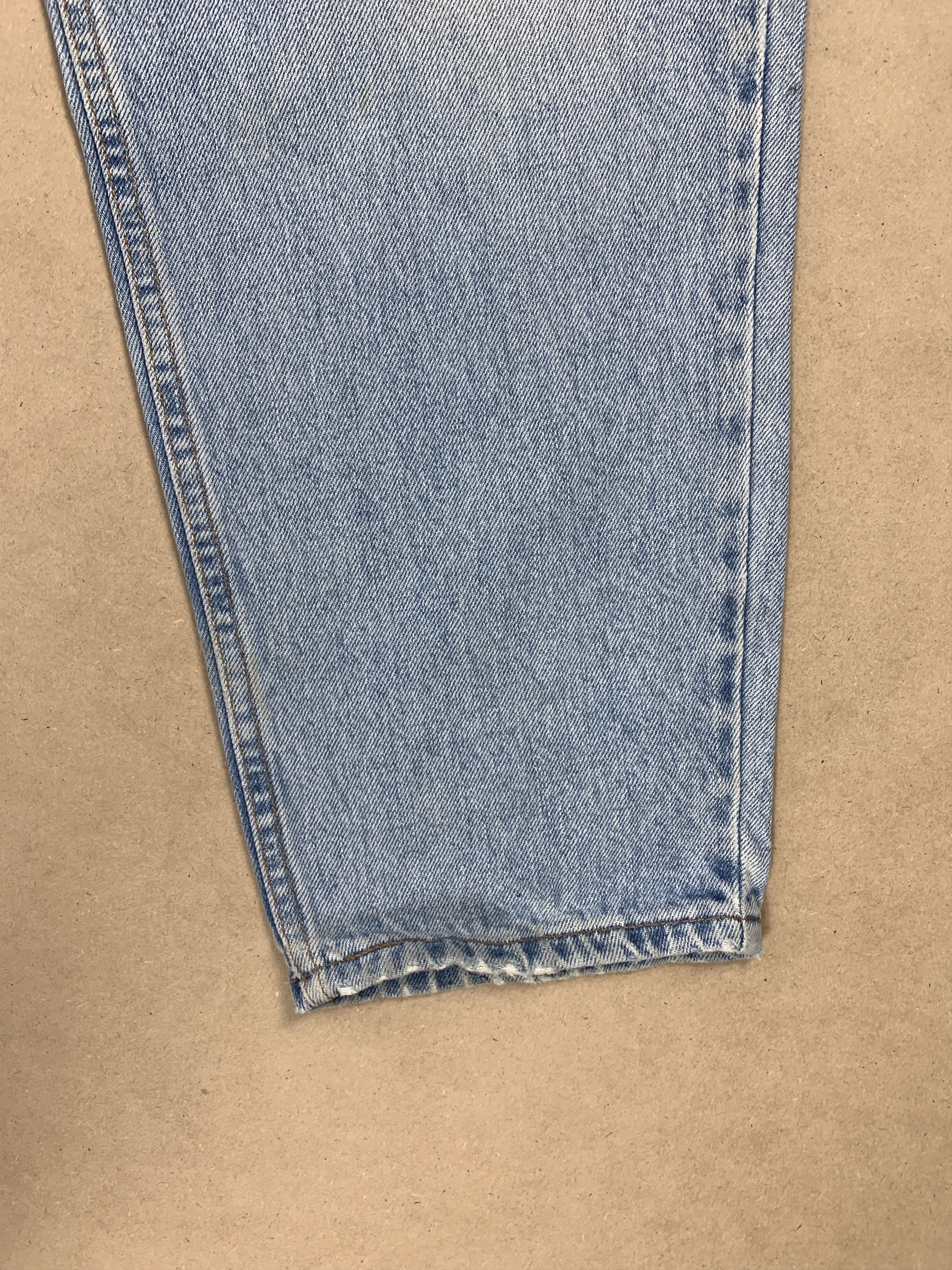 Levi's Vintage 90s LEVI'S 560 Tapered Faded Light Wash Jeans Size US 34 / EU 50 - 3 Thumbnail