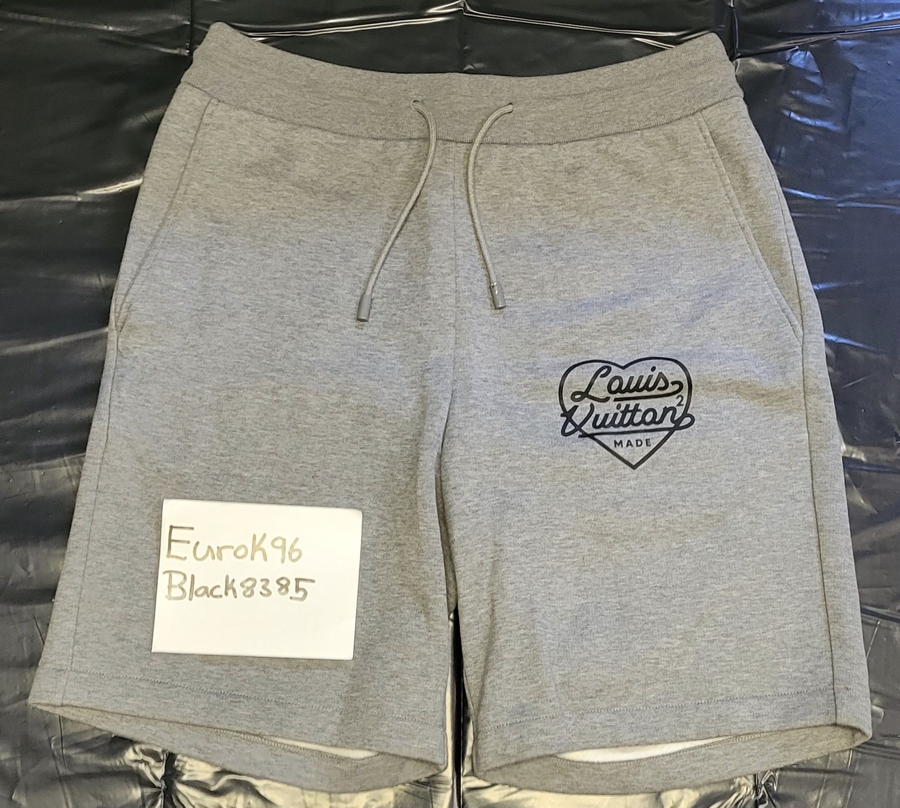 Louis Vuitton Louis Vuitton x Nigo Sweat-Shorts Size US 32 / EU 48 - 1 Thumbnail