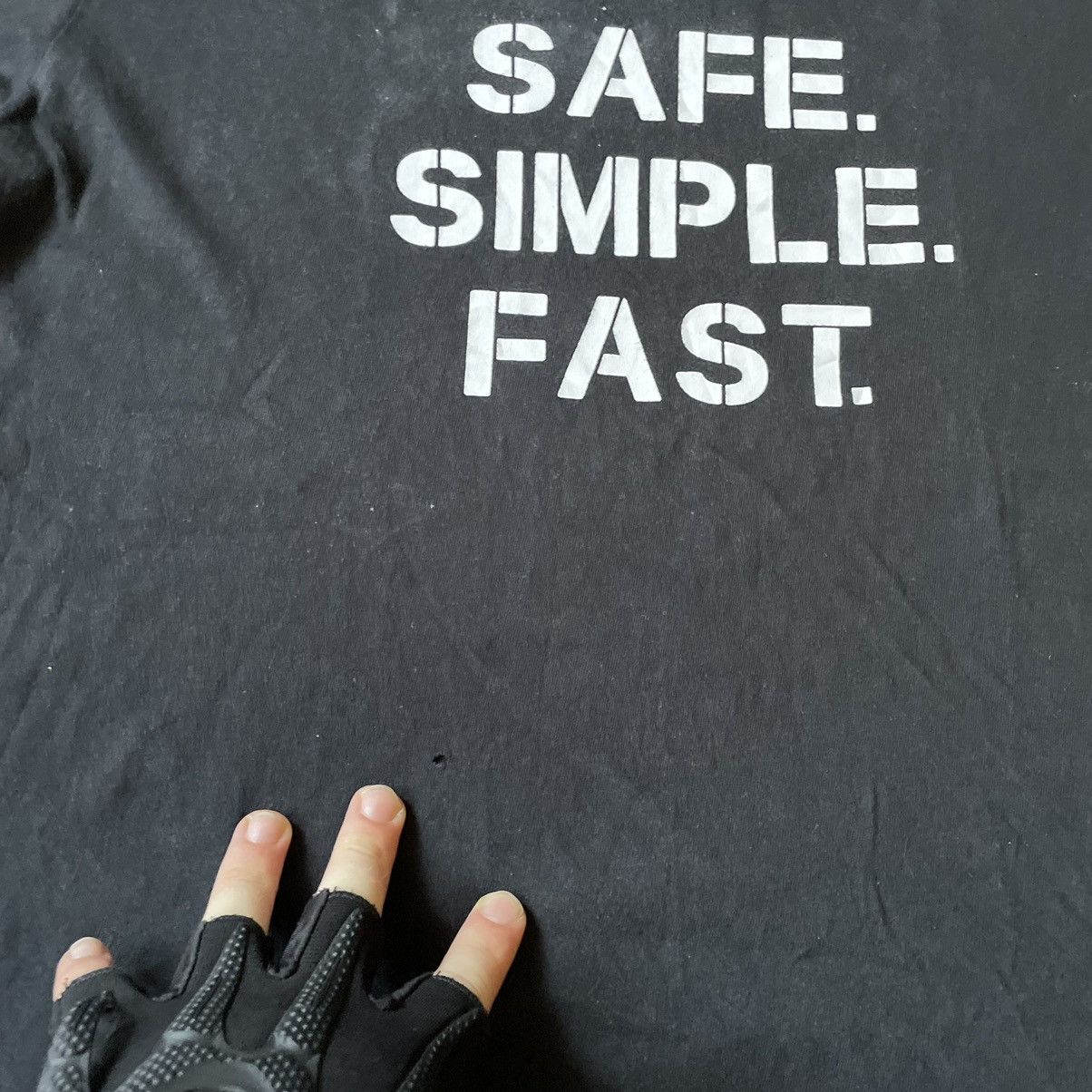 Vintage Vintage Y2K Graphic Tee Safe Simple Fast Logo Streetwear L Size US L / EU 52-54 / 3 - 7 Thumbnail