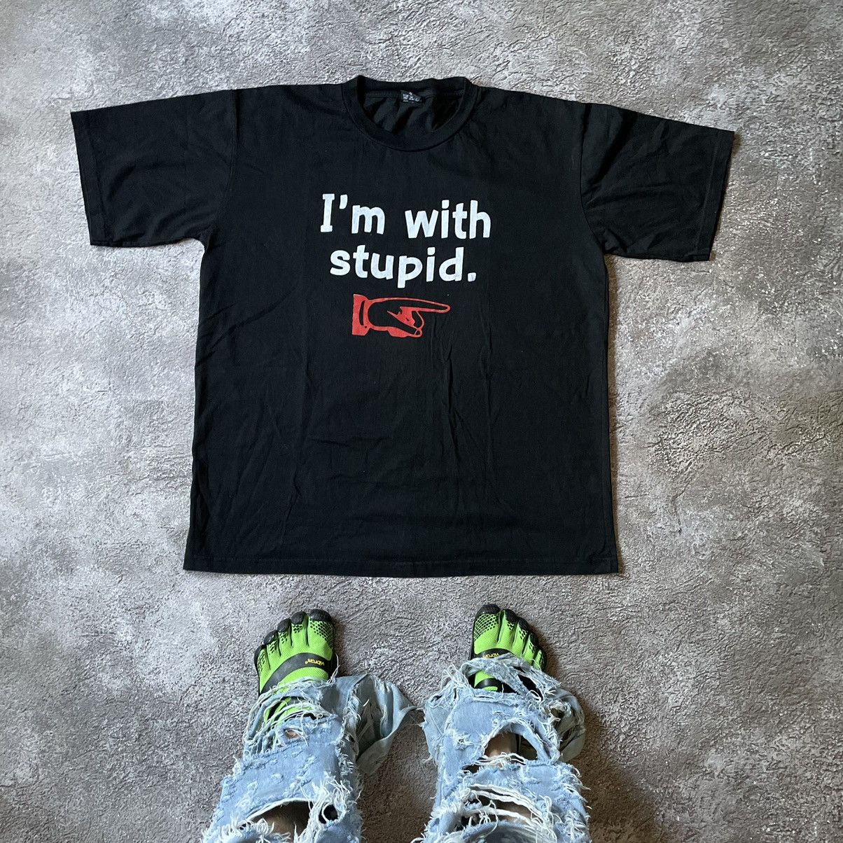 Vintage VINTAGE Y2K “ IM WITH STUPID LOGO “ FUNNY SLOGAN TEE Size US XL / EU 56 / 4 - 1 Thumbnail