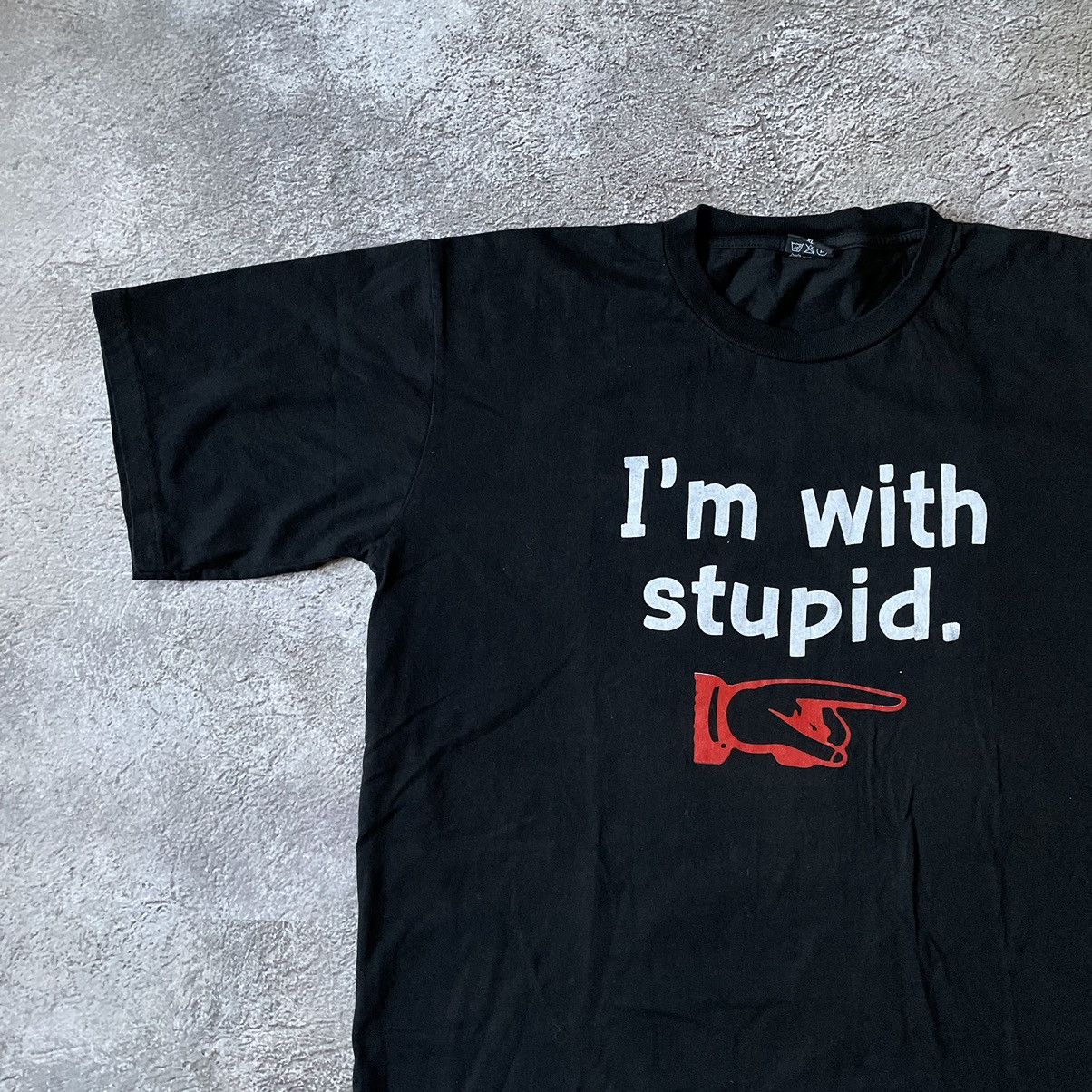 Vintage VINTAGE Y2K “ IM WITH STUPID LOGO “ FUNNY SLOGAN TEE Size US XL / EU 56 / 4 - 4 Thumbnail