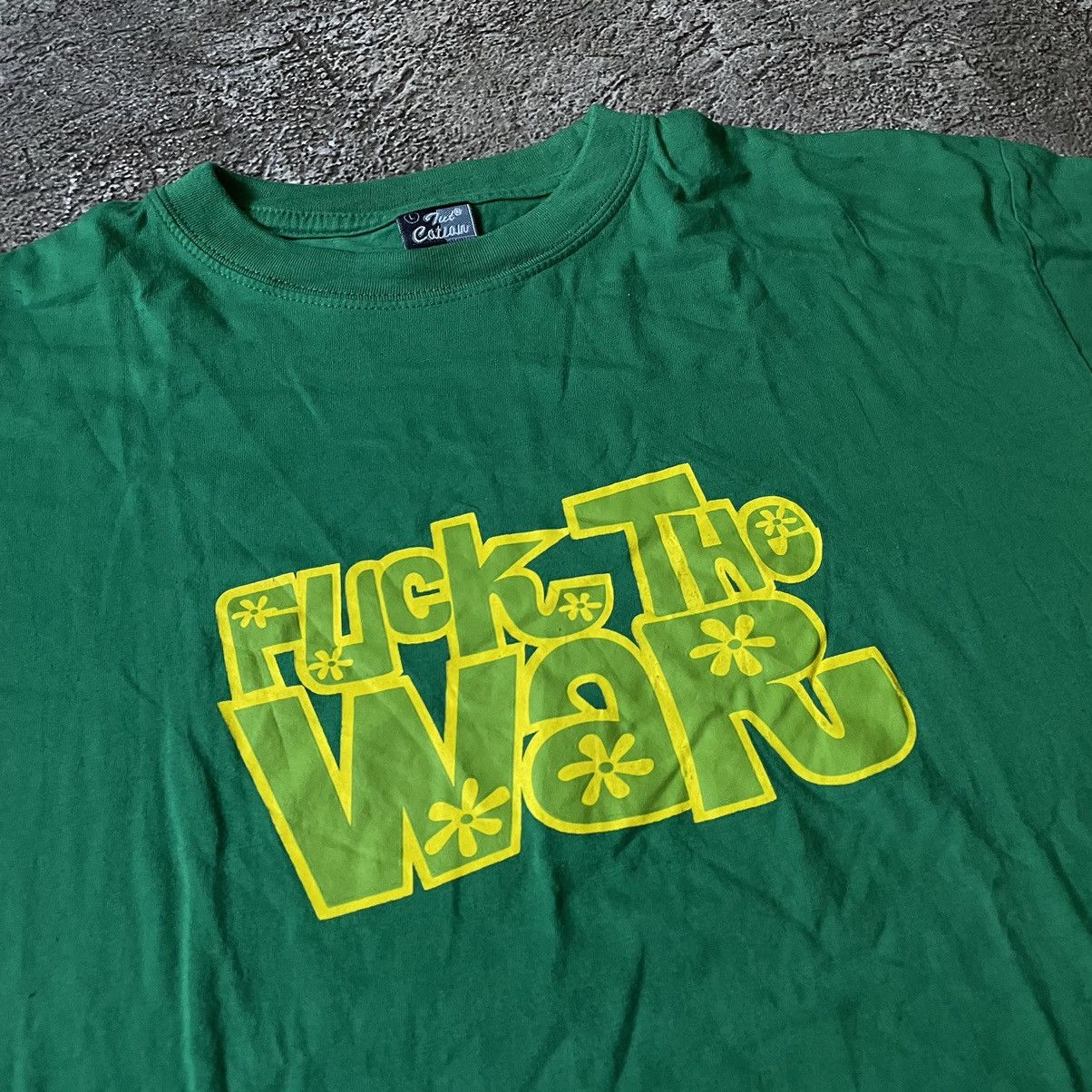 Vintage Vintage Y2K Green Graphic Logo Tee Fuck War Streetwear M Size US M / EU 48-50 / 2 - 6 Thumbnail