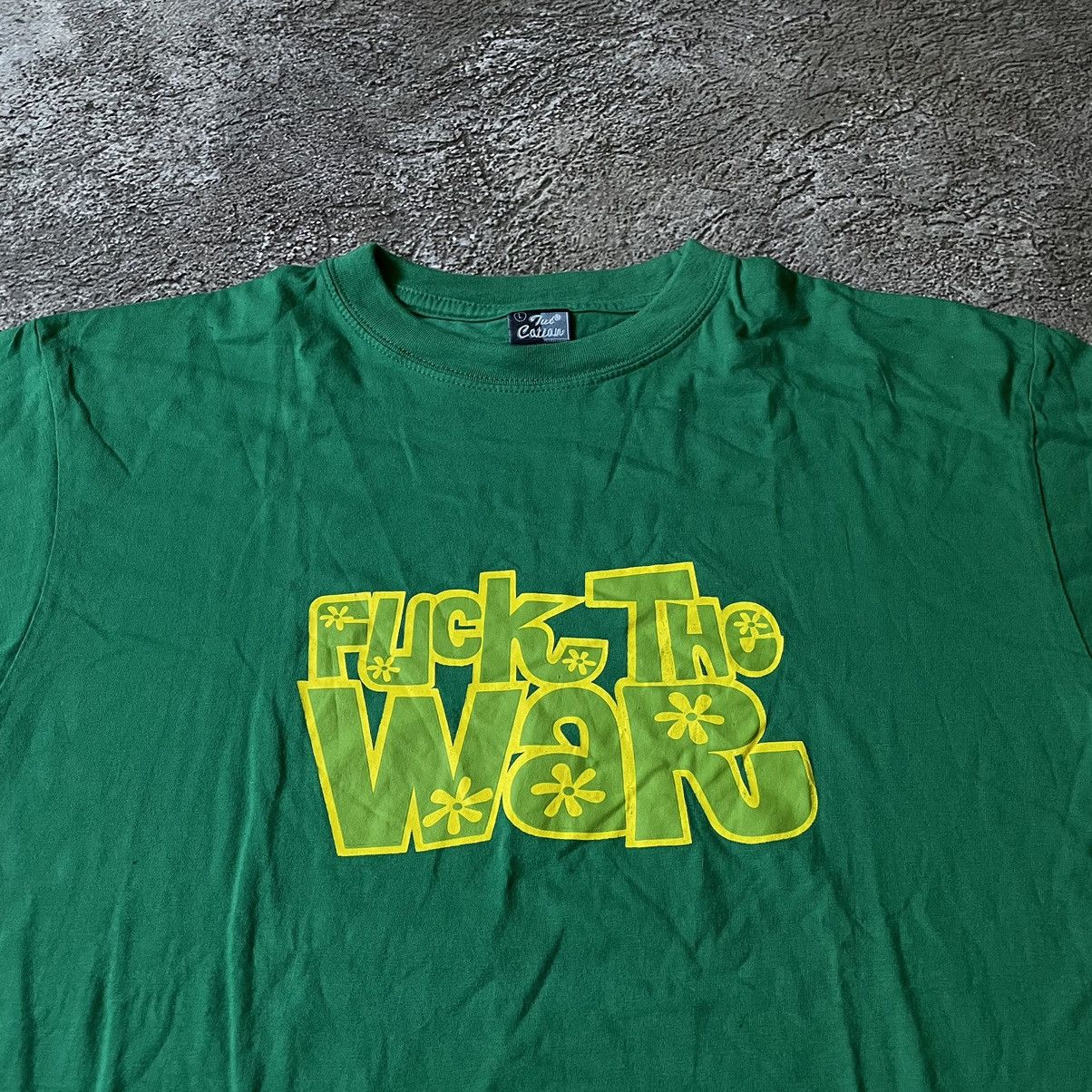 Vintage Vintage Y2K Green Graphic Logo Tee Fuck War Streetwear M Size US M / EU 48-50 / 2 - 5 Thumbnail