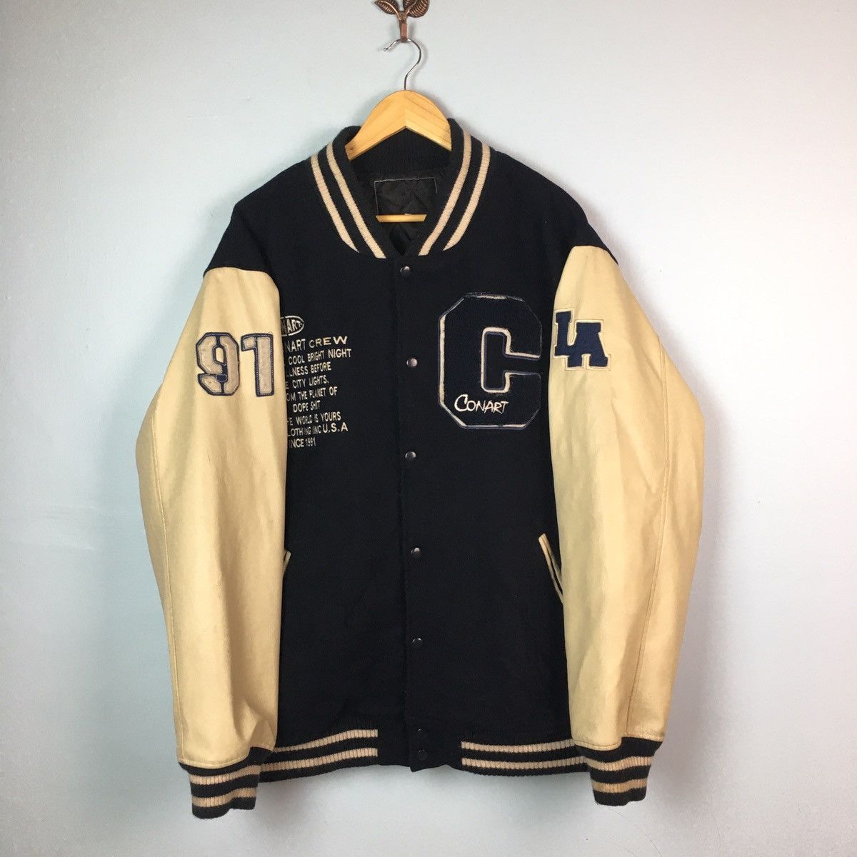 Japanese Brand CONART CREW EMBOSSED GRAFFITI WOOL VARSITY Size US XL / EU 56 / 4 - 2 Thumbnail