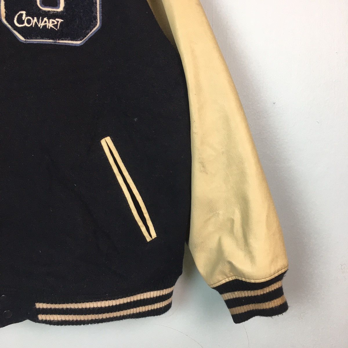 Japanese Brand CONART CREW EMBOSSED GRAFFITI WOOL VARSITY Size US XL / EU 56 / 4 - 5 Thumbnail