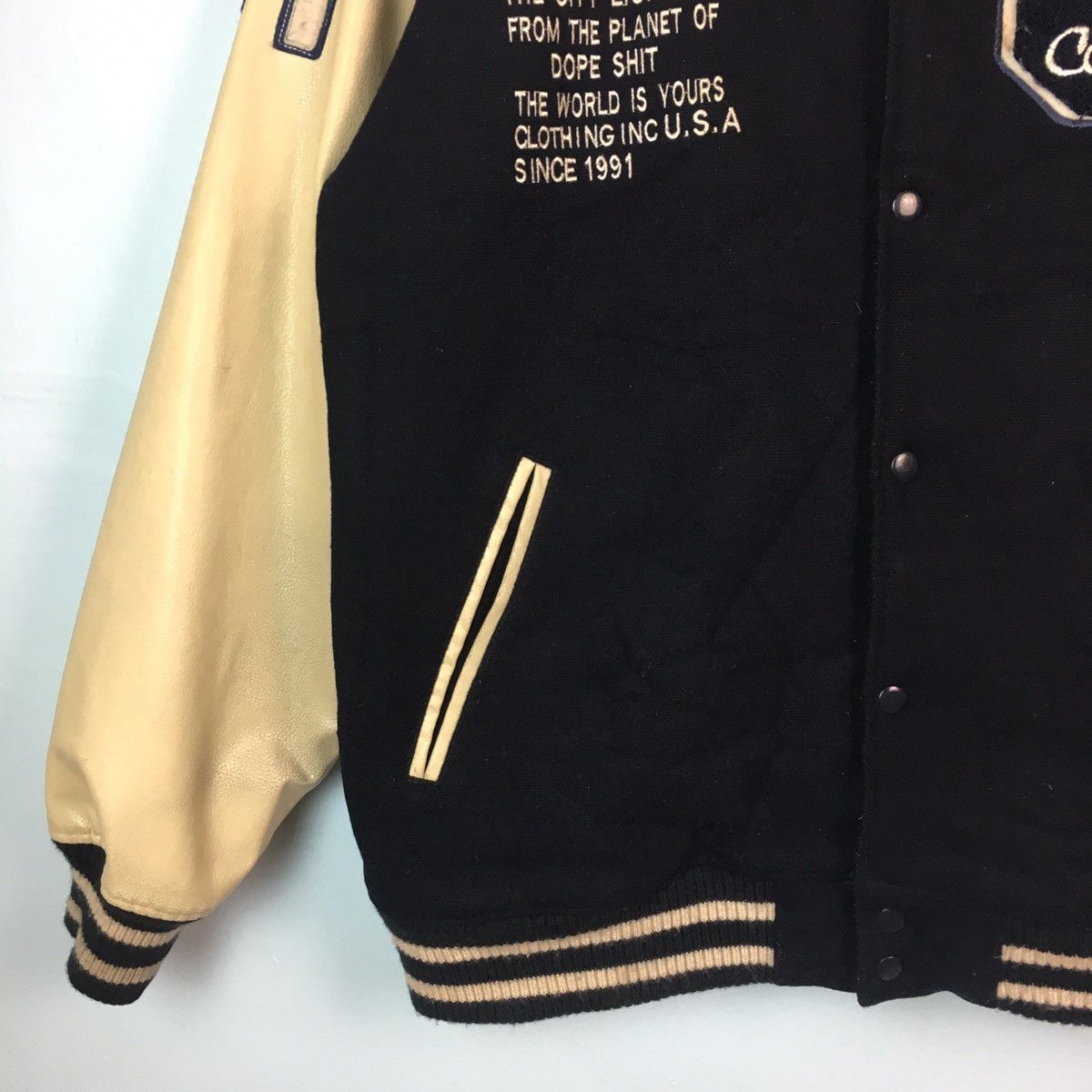 Japanese Brand CONART CREW EMBOSSED GRAFFITI WOOL VARSITY Size US XL / EU 56 / 4 - 4 Thumbnail