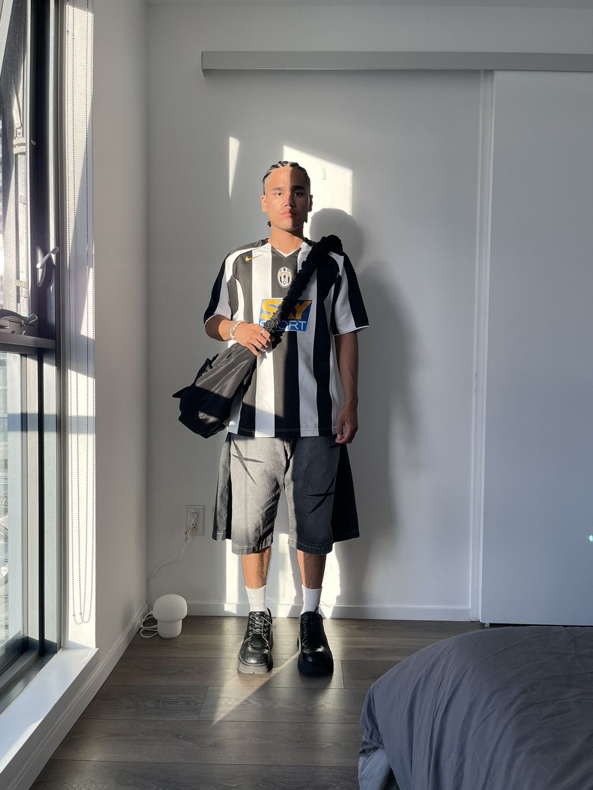 Nike NIKE "JUVENTUS" FOOTBALL JERSEY - 2000S Size US M / EU 48-50 / 2 - 1 Thumbnail