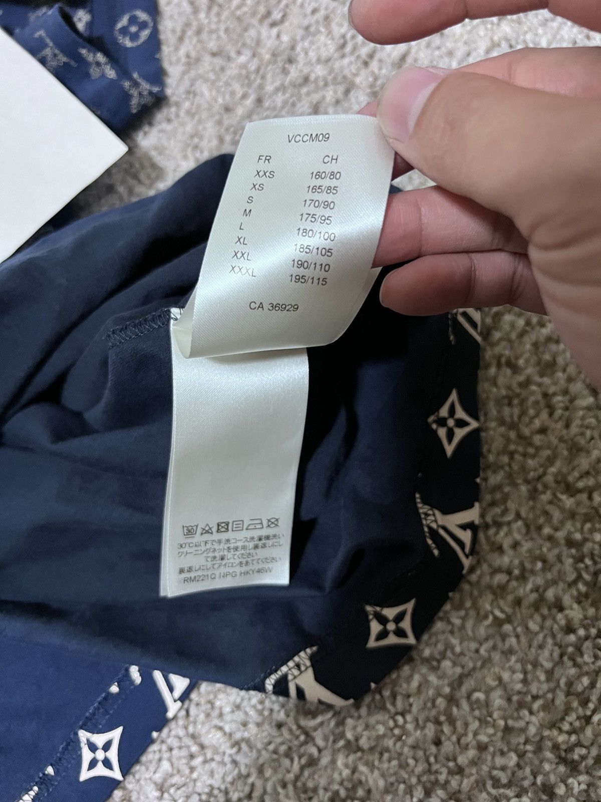Louis Vuitton Louis Vuitton LVSE MONOGRAM GRADIENT T-SHIRT Size US M / EU 48-50 / 2 - 6 Thumbnail