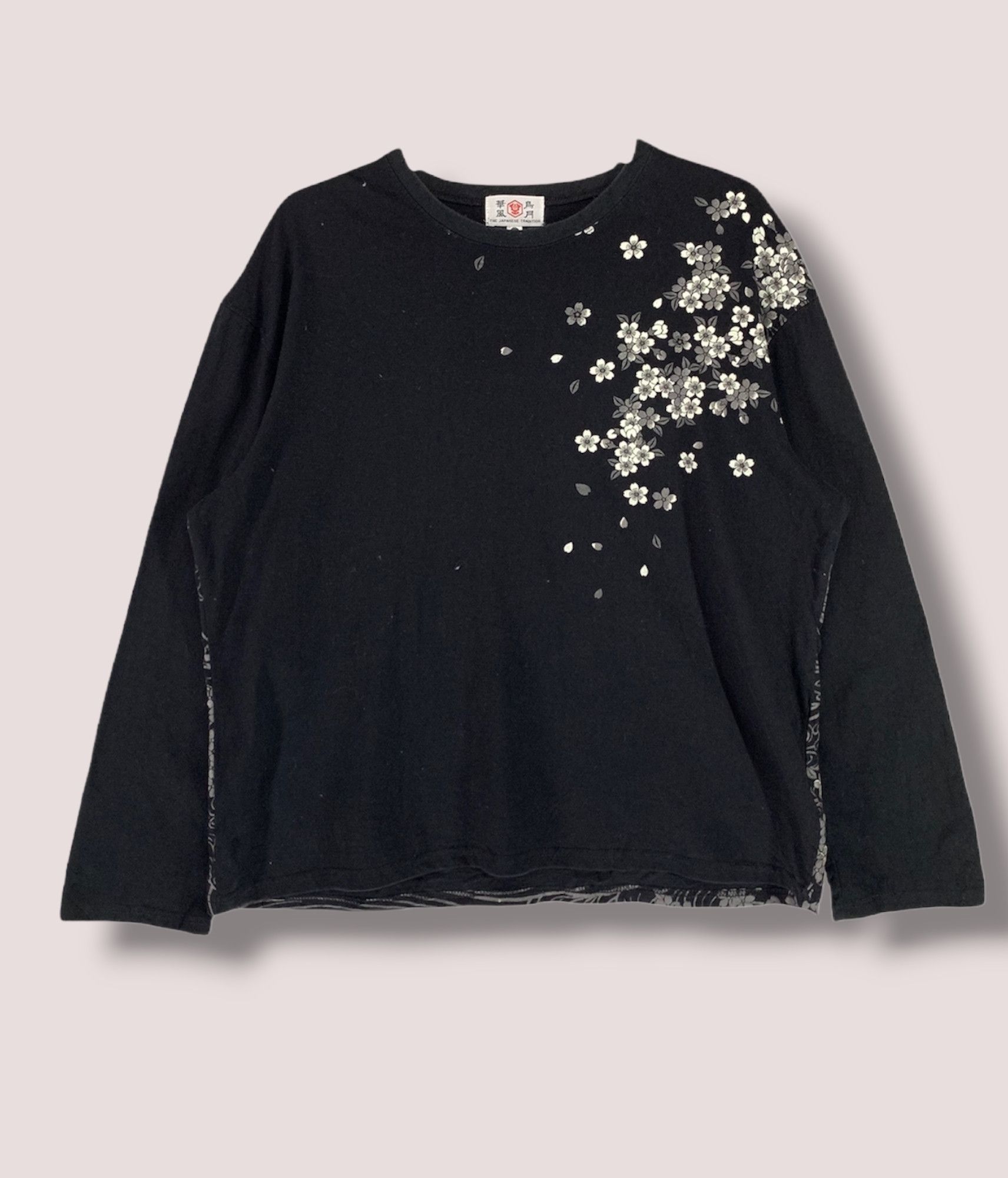 Vintage Japanese souvenir overprint long sleeve tshirt