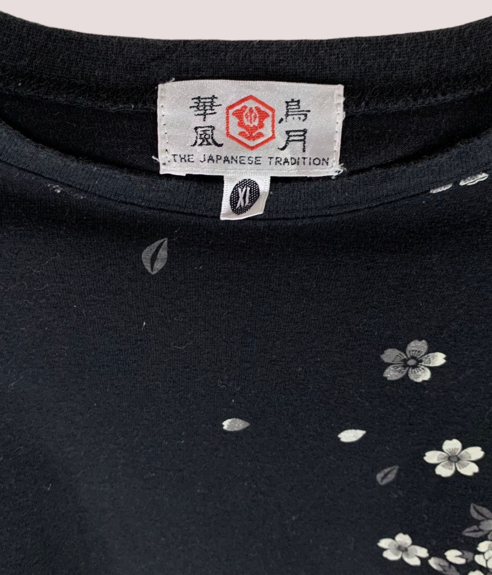 Vintage Japanese souvenir overprint long sleeve tshirt