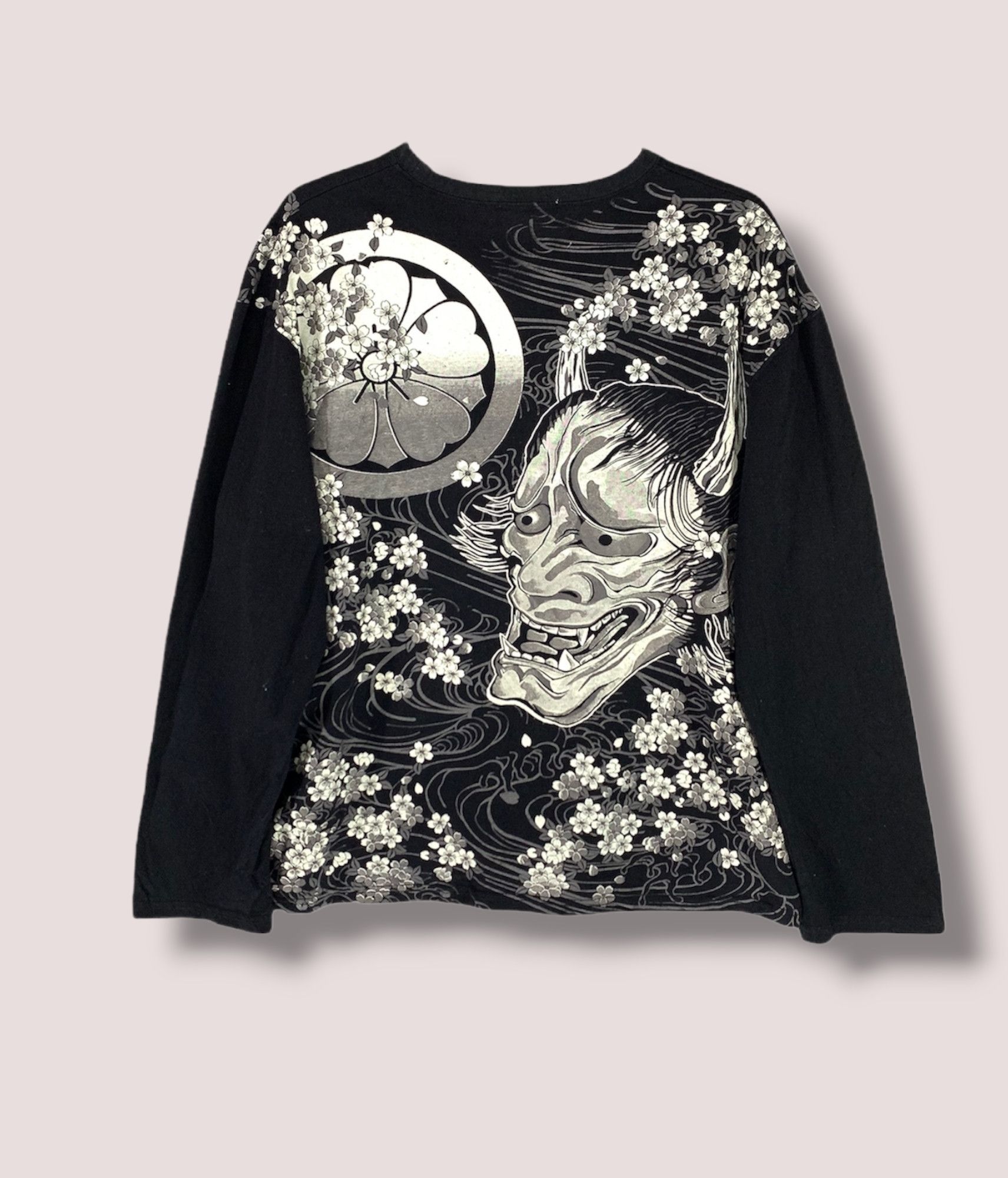 Vintage Japanese souvenir overprint long sleeve tshirt
