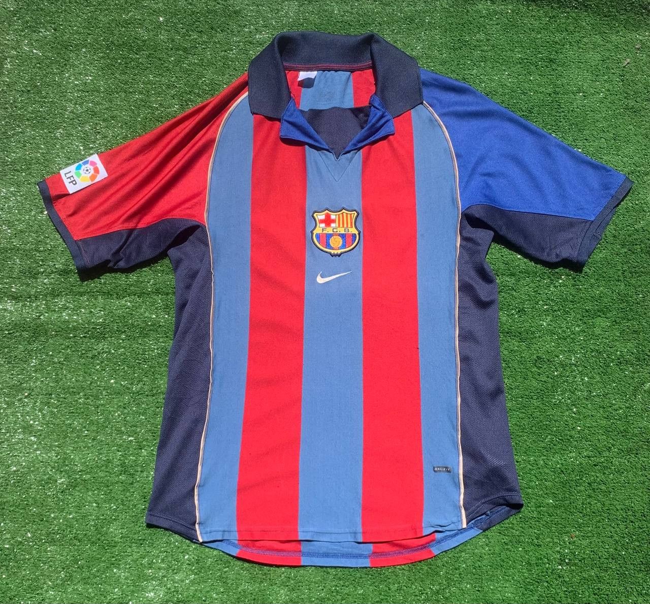 Vintage FC Barcelona 2001 - 2002 Nike Home Kit Size US S / EU 44-46 / 1 - 1 Thumbnail