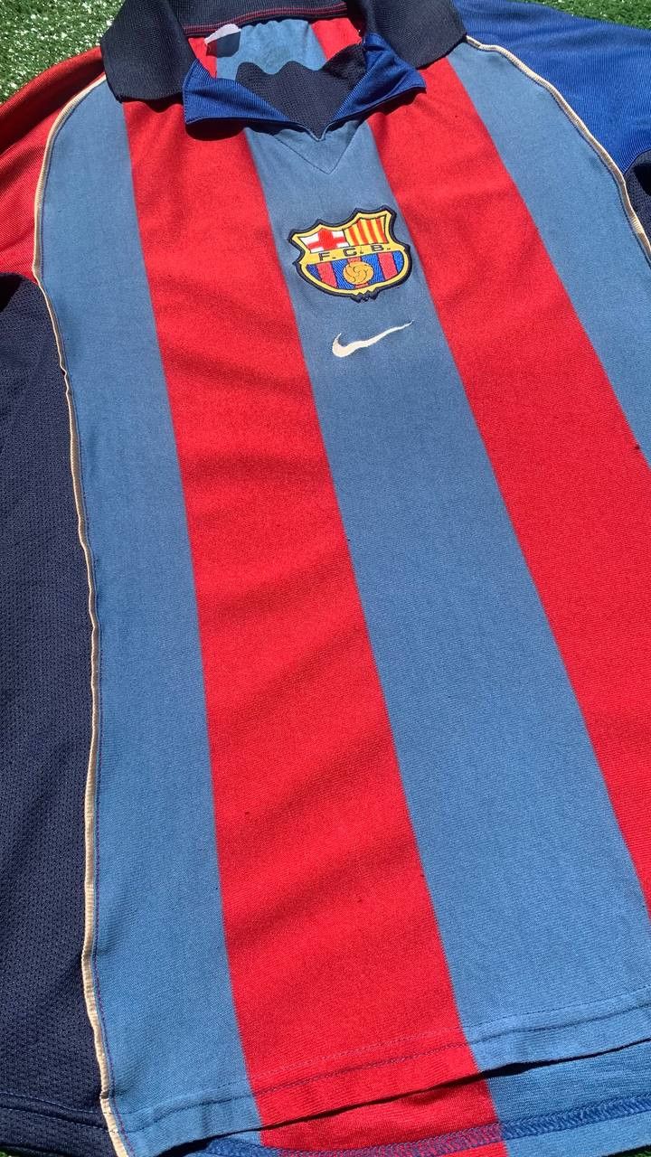 Vintage FC Barcelona 2001 - 2002 Nike Home Kit Size US S / EU 44-46 / 1 - 3 Thumbnail