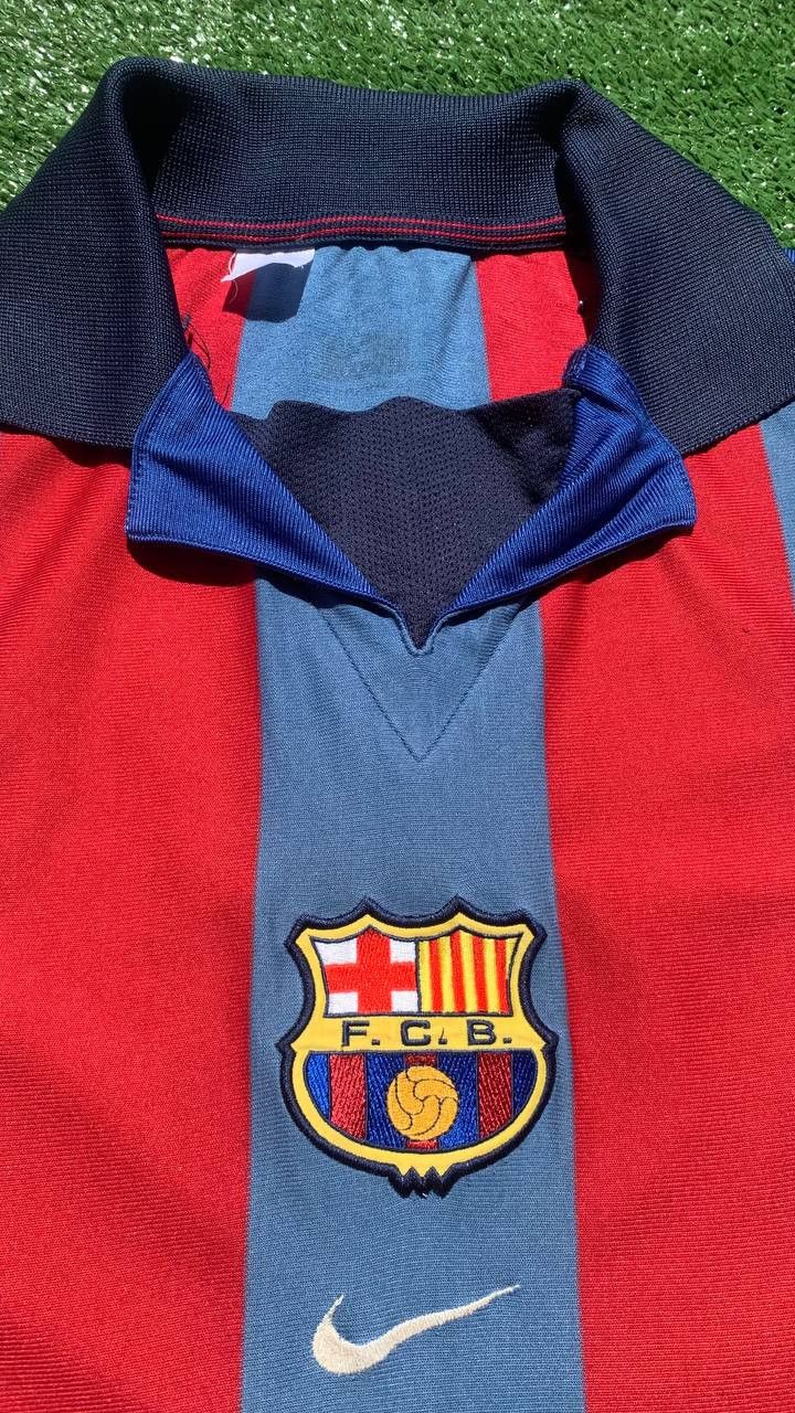 Vintage FC Barcelona 2001 - 2002 Nike Home Kit Size US S / EU 44-46 / 1 - 2 Thumbnail